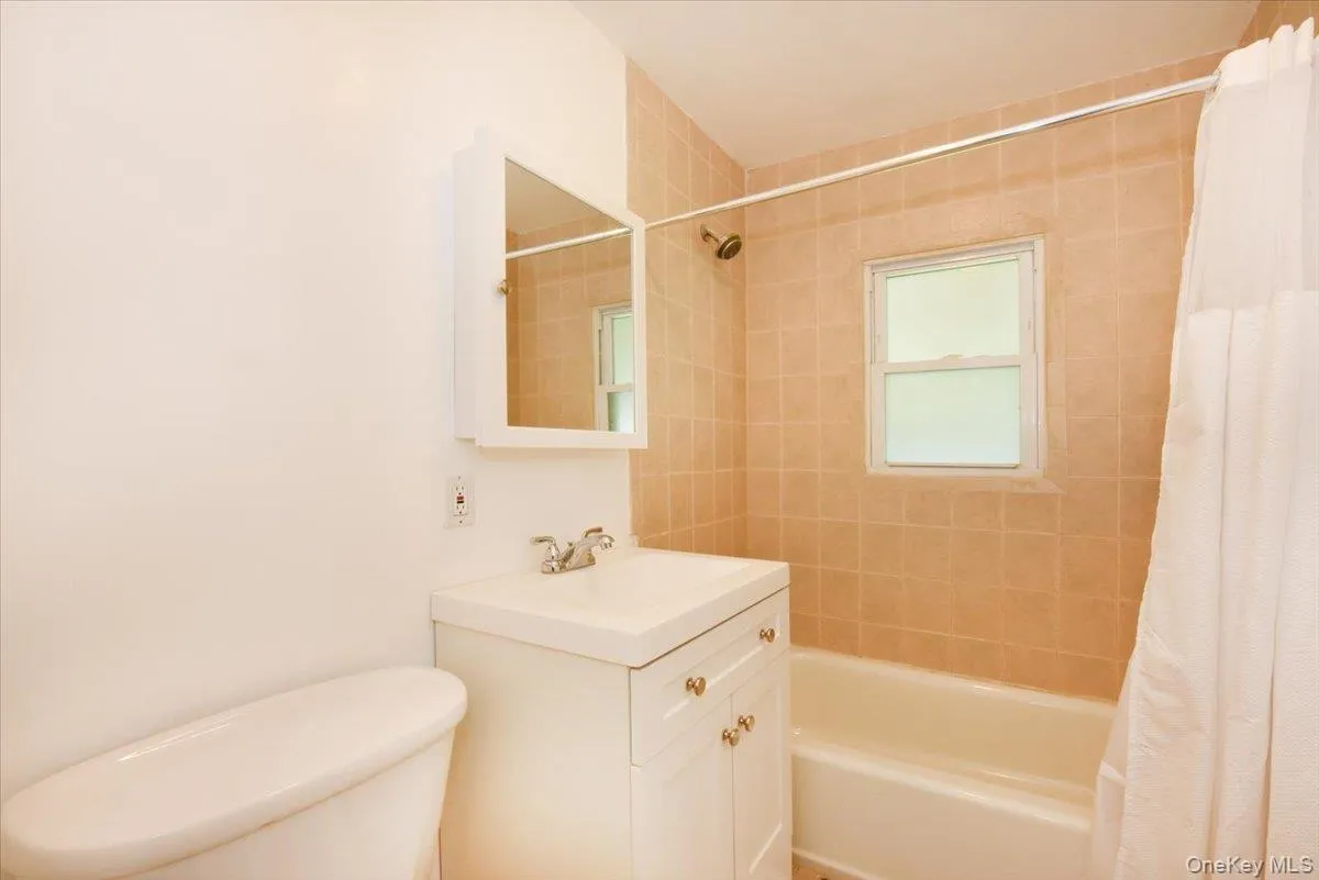 265 Delaware Avenue, Babylon, NY, 4 Bedrooms Bedrooms, 9 Rooms Rooms,2 BathroomsBathrooms,Residential,For Rent,Delaware,0,1040796 265 Delaware Avenue, Babylon, NY, 4 Bedrooms Bedrooms, 9 Rooms Rooms,2 BathroomsBathrooms,Residential,For Rent,Delaware,0,1040796