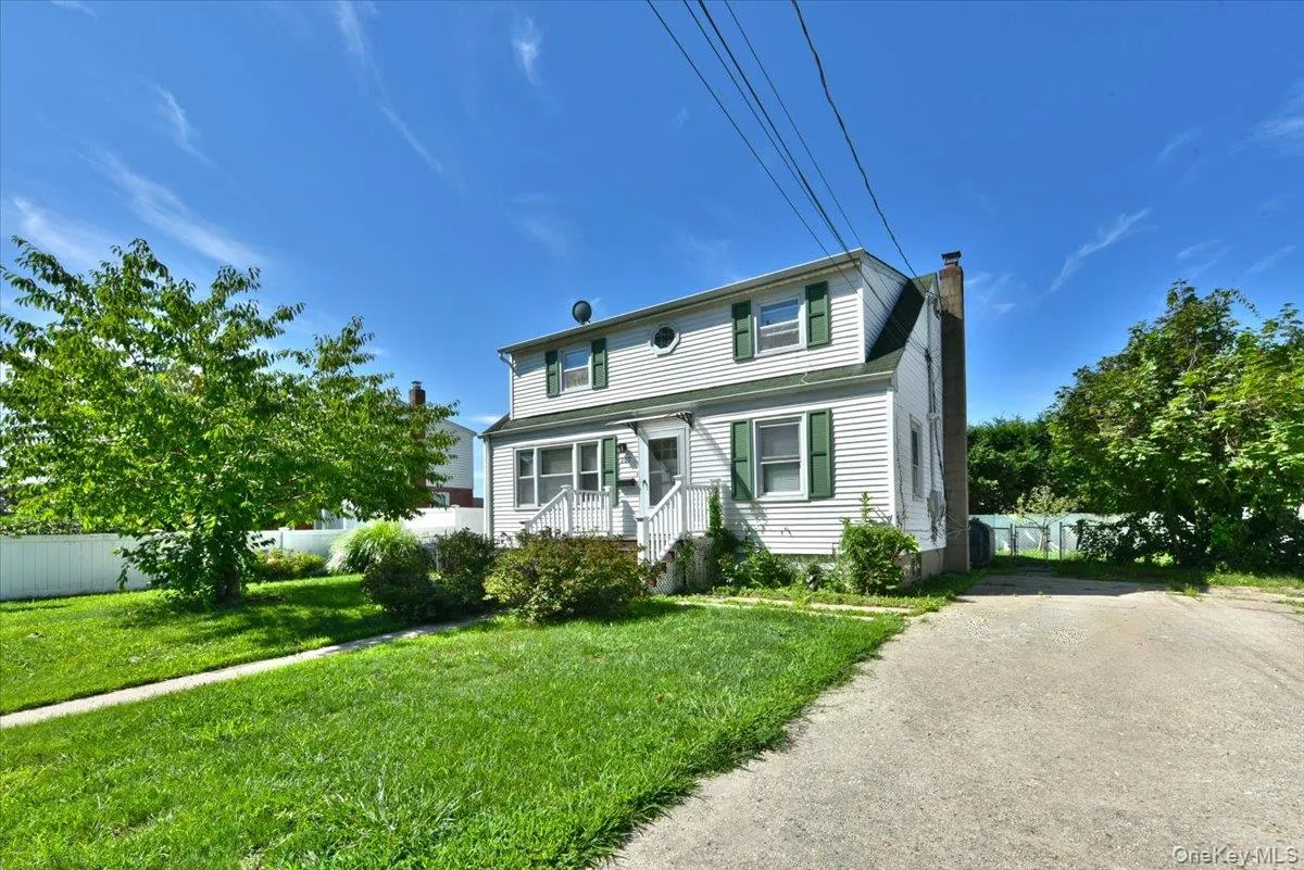 265 Delaware Avenue, Babylon, NY, 4 Bedrooms Bedrooms, 9 Rooms Rooms,2 BathroomsBathrooms,Residential,For Rent,Delaware,0,1040796 265 Delaware Avenue, Babylon, NY, 4 Bedrooms Bedrooms, 9 Rooms Rooms,2 BathroomsBathrooms,Residential,For Rent,Delaware,0,1040796