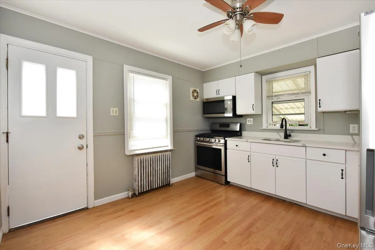 265 Delaware Avenue, Babylon, NY, 4 Bedrooms Bedrooms, 9 Rooms Rooms,2 BathroomsBathrooms,Residential,For Rent,Delaware,0,1040796 265 Delaware Avenue, Babylon, NY, 4 Bedrooms Bedrooms, 9 Rooms Rooms,2 BathroomsBathrooms,Residential,For Rent,Delaware,0,1040796