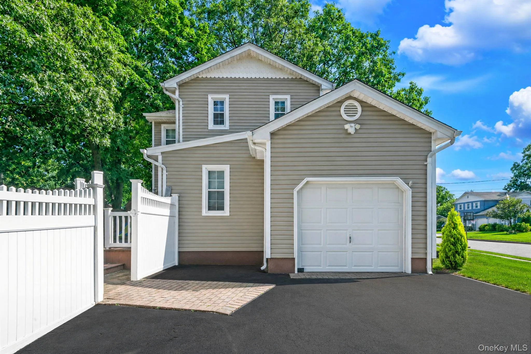 15 Jamar Lane, Brookhaven, NY, 5 Bedrooms Bedrooms, 10 Rooms Rooms,3 BathroomsBathrooms,Residential,For Rent,Jamar,0,1040799 15 Jamar Lane, Brookhaven, NY, 5 Bedrooms Bedrooms, 10 Rooms Rooms,3 BathroomsBathrooms,Residential,For Rent,Jamar,0,1040799
