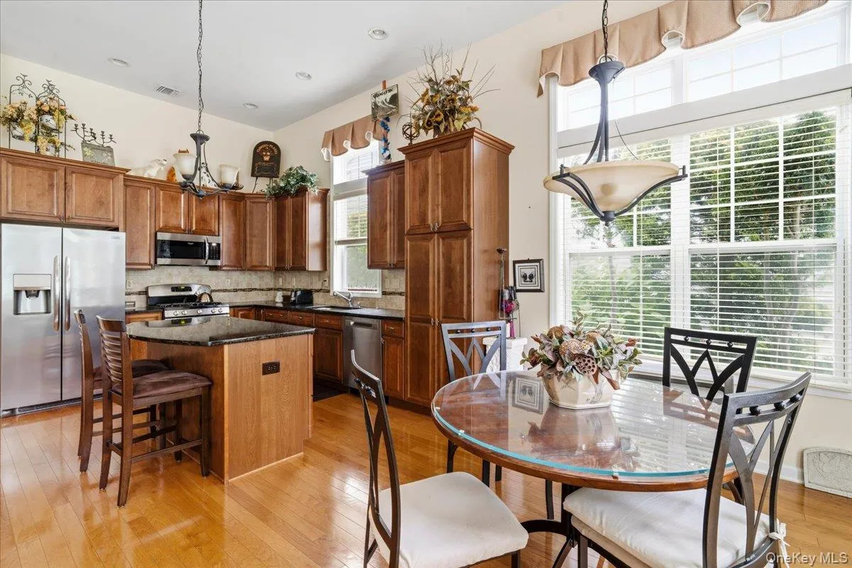 101 Mozart Court, Brookhaven, NY, 2 Bedrooms Bedrooms, 7 Rooms Rooms,2 BathroomsBathrooms,Residential,For Rent,Mozart,0,1040804 101 Mozart Court, Brookhaven, NY, 2 Bedrooms Bedrooms, 7 Rooms Rooms,2 BathroomsBathrooms,Residential,For Rent,Mozart,0,1040804