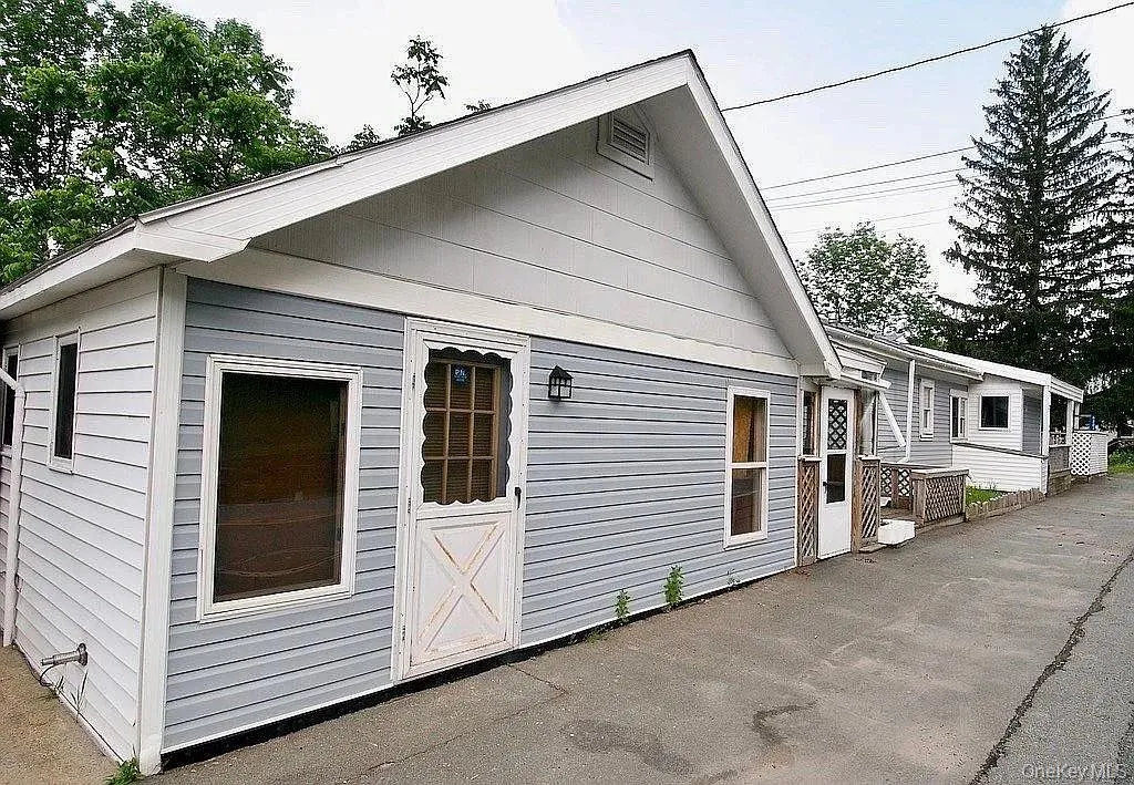 6201 State Route 42, Fallsburg, NY, 3 Bedrooms Bedrooms, 8 Rooms Rooms,3 BathroomsBathrooms,Residential,For Rent,State Route 42,0,1040808 6201 State Route 42, Fallsburg, NY, 3 Bedrooms Bedrooms, 8 Rooms Rooms,3 BathroomsBathrooms,Residential,For Rent,State Route 42,0,1040808