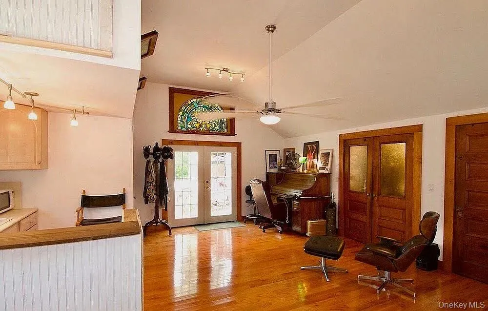 6201 State Route 42, Fallsburg, NY, 3 Bedrooms Bedrooms, 8 Rooms Rooms,3 BathroomsBathrooms,Residential,For Rent,State Route 42,0,1040808 6201 State Route 42, Fallsburg, NY, 3 Bedrooms Bedrooms, 8 Rooms Rooms,3 BathroomsBathrooms,Residential,For Rent,State Route 42,0,1040808