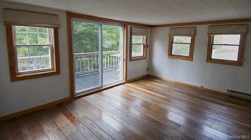 6201 State Route 42, Fallsburg, NY, 3 Bedrooms Bedrooms, 8 Rooms Rooms,3 BathroomsBathrooms,Residential,For Rent,State Route 42,0,1040808 6201 State Route 42, Fallsburg, NY, 3 Bedrooms Bedrooms, 8 Rooms Rooms,3 BathroomsBathrooms,Residential,For Rent,State Route 42,0,1040808