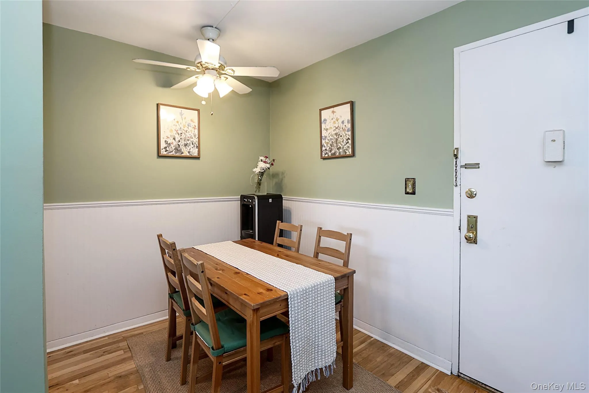 100 Lincoln Avenue, North Hempstead, NY, 1 Bedroom Bedrooms, 4 Rooms Rooms,1 BathroomBathrooms,Residential,For Rent,Lincoln,0,1040809 100 Lincoln Avenue, North Hempstead, NY, 1 Bedroom Bedrooms, 4 Rooms Rooms,1 BathroomBathrooms,Residential,For Rent,Lincoln,0,1040809
