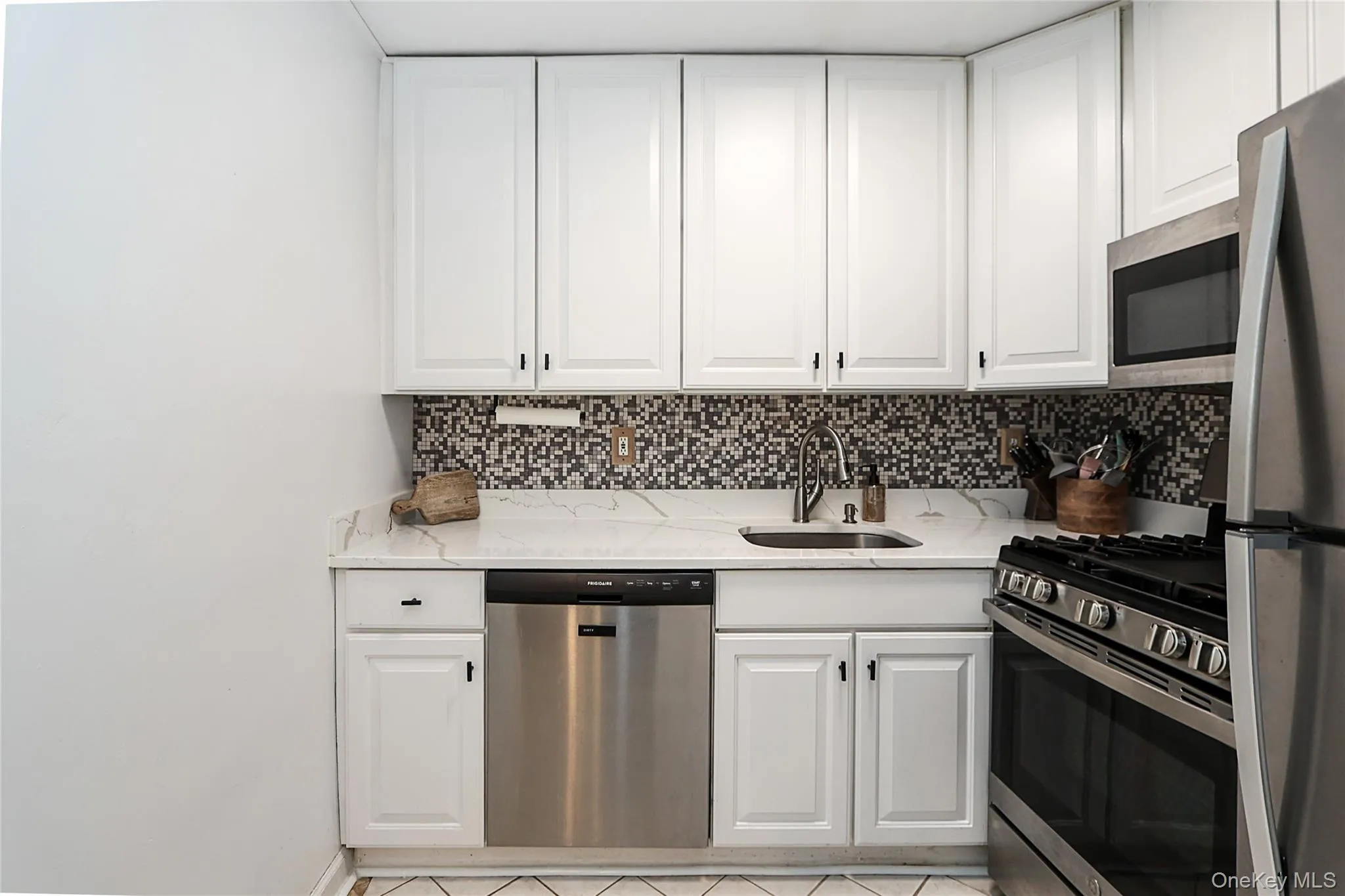 100 Lincoln Avenue, North Hempstead, NY, 1 Bedroom Bedrooms, 4 Rooms Rooms,1 BathroomBathrooms,Residential,For Rent,Lincoln,0,1040809 100 Lincoln Avenue, North Hempstead, NY, 1 Bedroom Bedrooms, 4 Rooms Rooms,1 BathroomBathrooms,Residential,For Rent,Lincoln,0,1040809