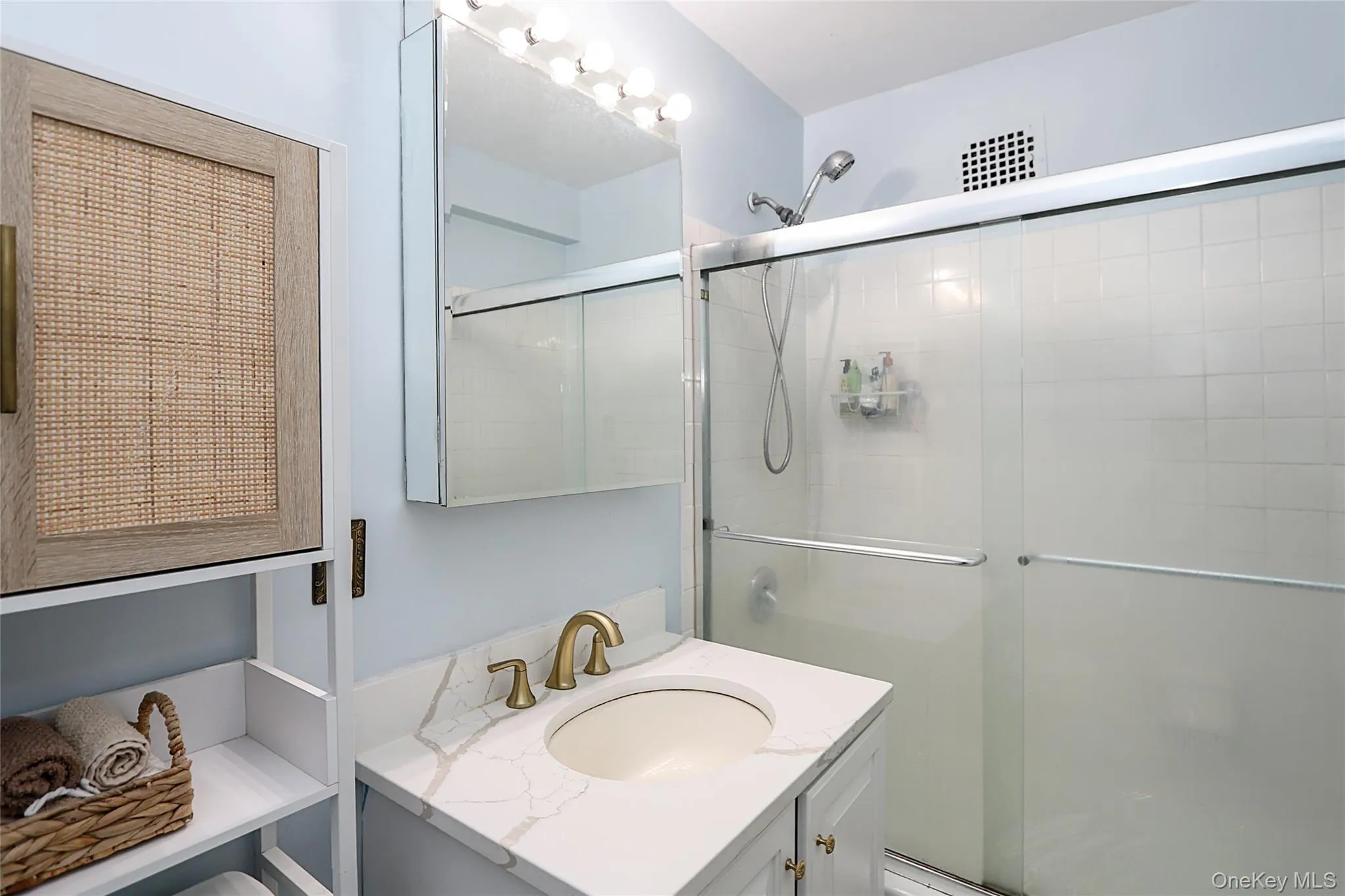 100 Lincoln Avenue, North Hempstead, NY, 1 Bedroom Bedrooms, 4 Rooms Rooms,1 BathroomBathrooms,Residential,For Rent,Lincoln,0,1040809 100 Lincoln Avenue, North Hempstead, NY, 1 Bedroom Bedrooms, 4 Rooms Rooms,1 BathroomBathrooms,Residential,For Rent,Lincoln,0,1040809