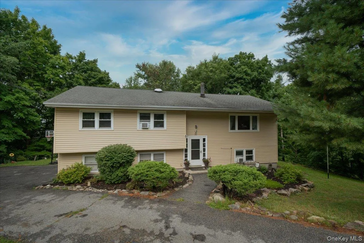 30 Laura Road, Monroe, NY, 3 Bedrooms Bedrooms, 8 Rooms Rooms,3 BathroomsBathrooms,Residential,For Rent,Laura,0,1040813 30 Laura Road, Monroe, NY, 3 Bedrooms Bedrooms, 8 Rooms Rooms,3 BathroomsBathrooms,Residential,For Rent,Laura,0,1040813