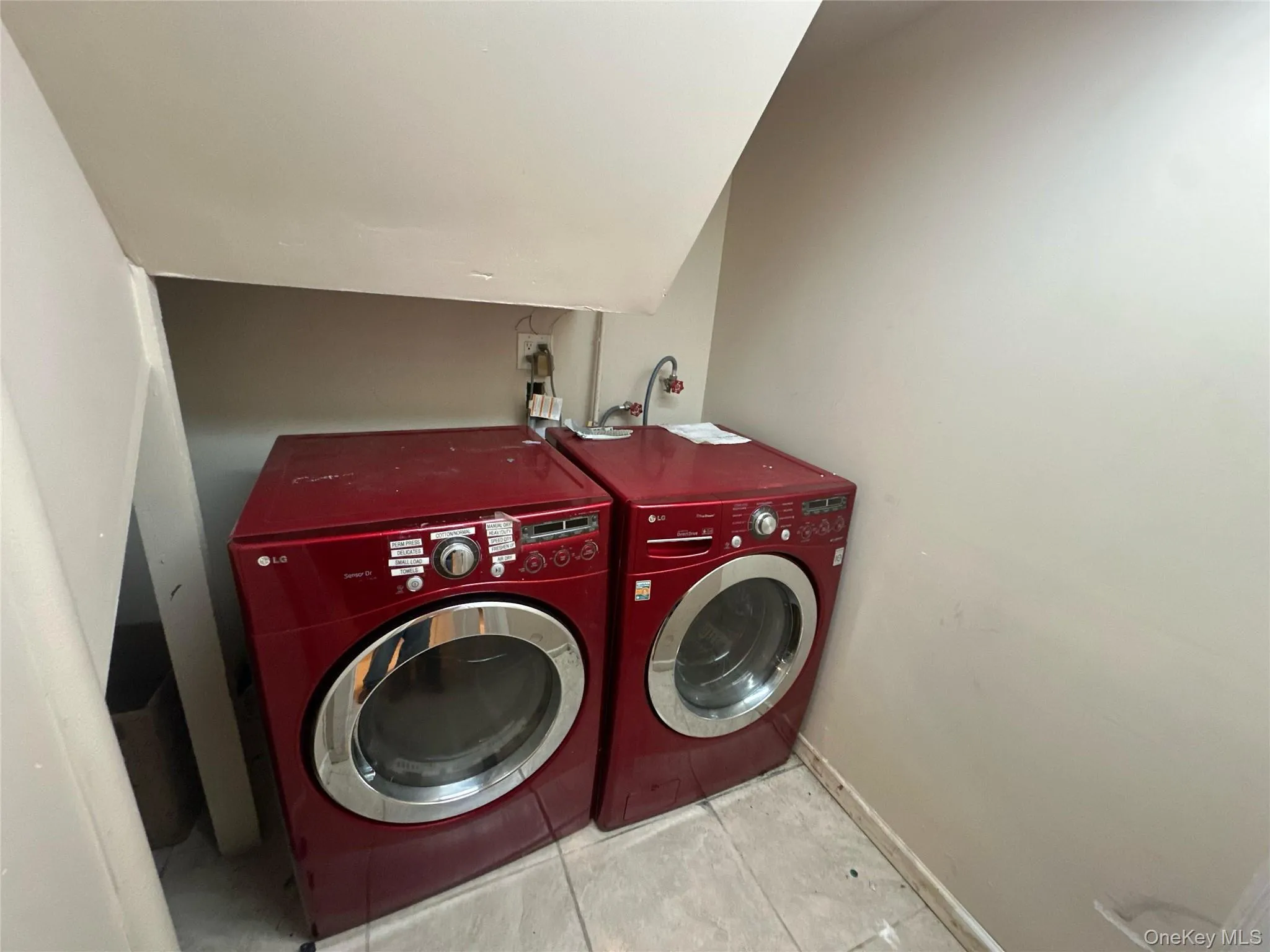 Washer/Dryer Hookup. Washer/Dryer Hookup.