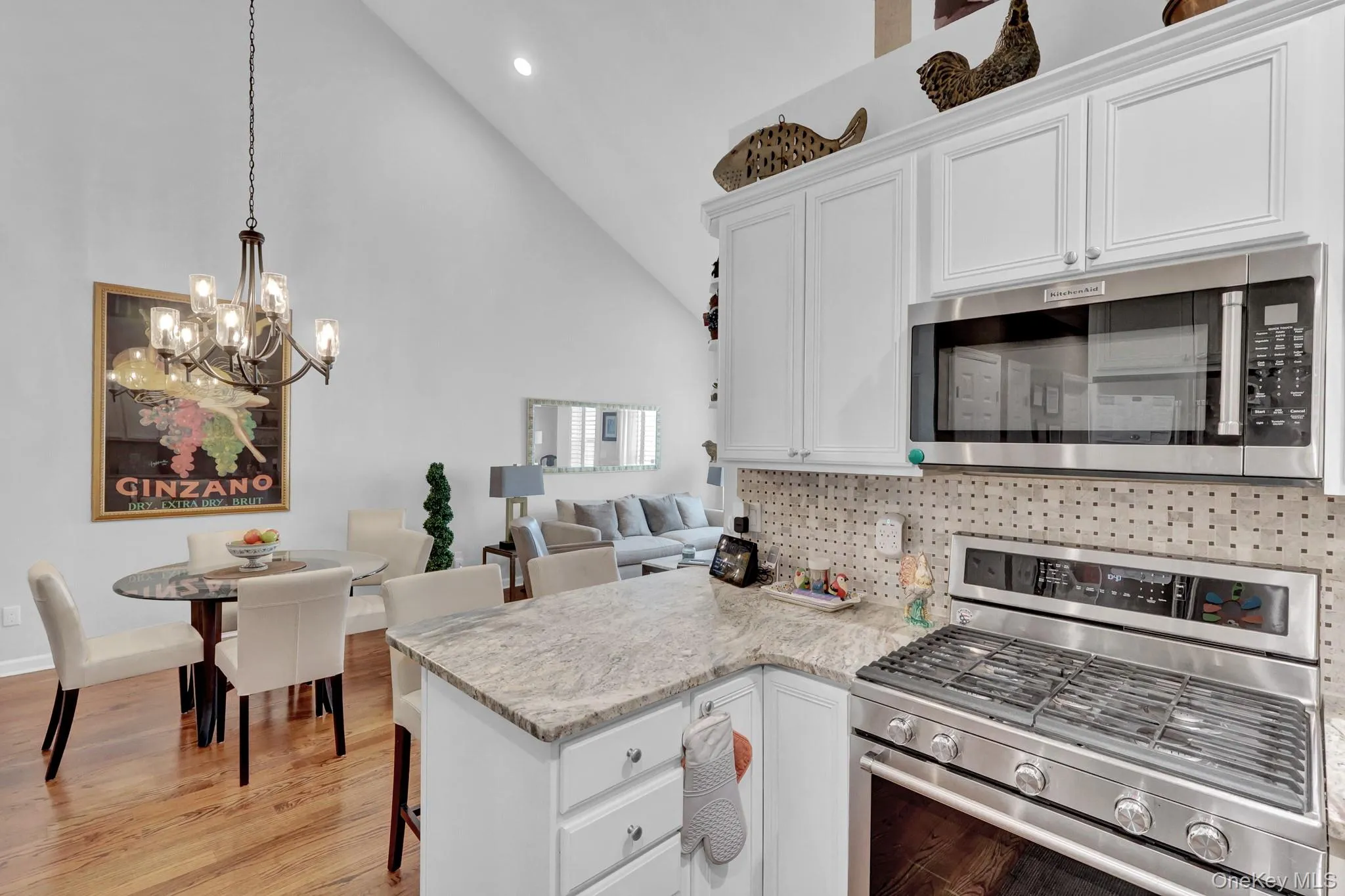 41 Spring Drive, Hempstead, NY, 2 Bedrooms Bedrooms, 6 Rooms Rooms,2 BathroomsBathrooms,Residential,For Rent,Spring,0,1040819 41 Spring Drive, Hempstead, NY, 2 Bedrooms Bedrooms, 6 Rooms Rooms,2 BathroomsBathrooms,Residential,For Rent,Spring,0,1040819