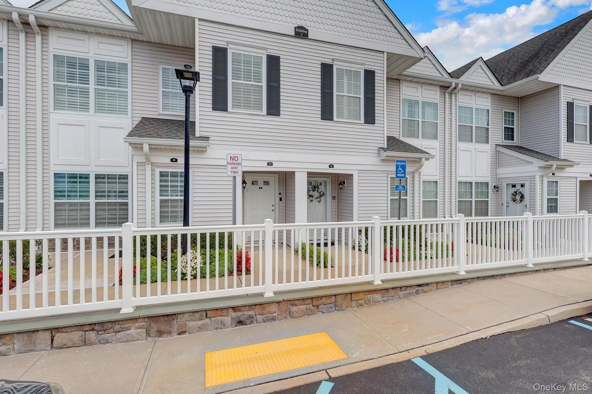 41 Spring Drive, Hempstead, NY, 2 Bedrooms Bedrooms, 6 Rooms Rooms,2 BathroomsBathrooms,Residential,For Rent,Spring,0,1040819 41 Spring Drive, Hempstead, NY, 2 Bedrooms Bedrooms, 6 Rooms Rooms,2 BathroomsBathrooms,Residential,For Rent,Spring,0,1040819