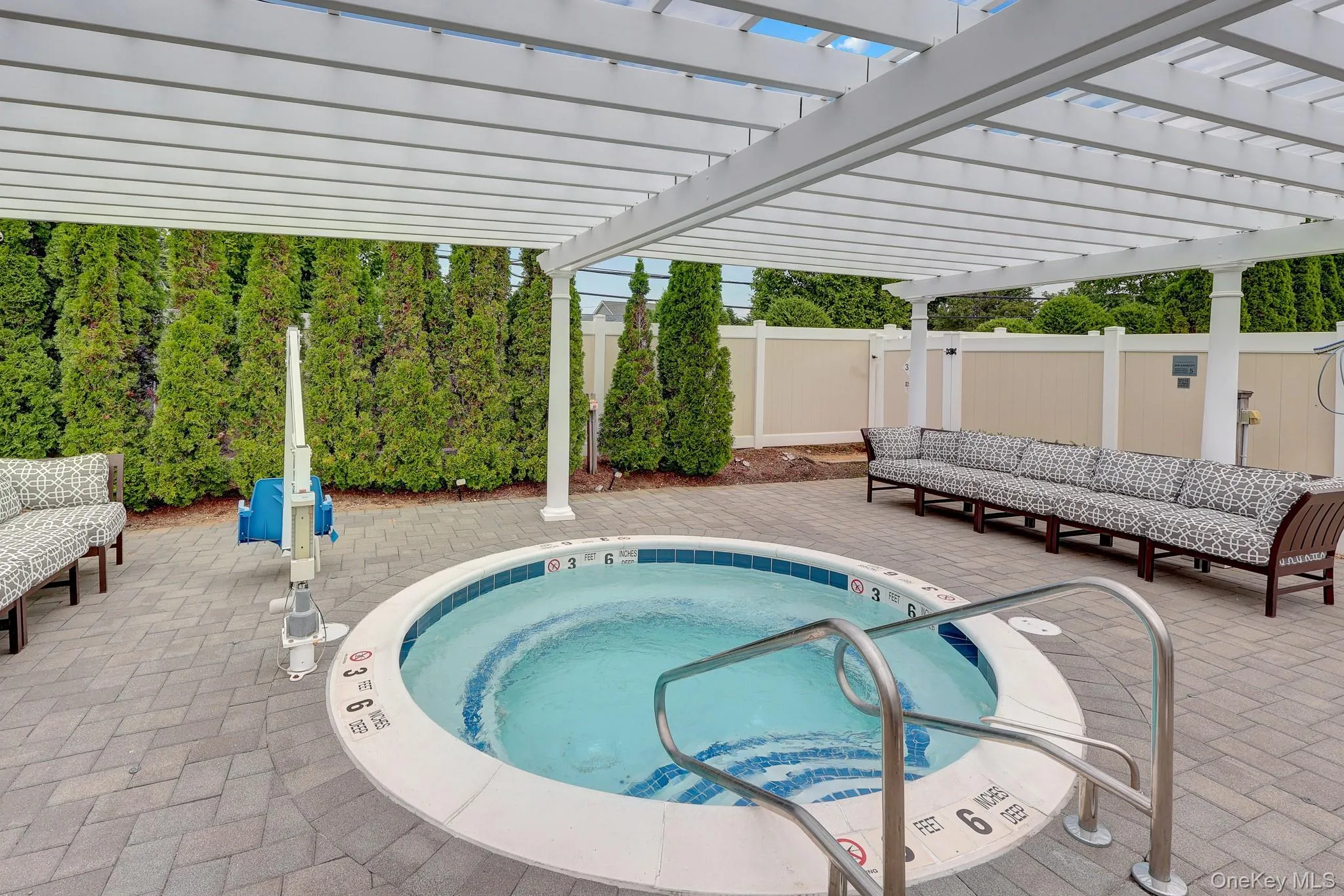 41 Spring Drive, Hempstead, NY, 2 Bedrooms Bedrooms, 6 Rooms Rooms,2 BathroomsBathrooms,Residential,For Rent,Spring,0,1040819 41 Spring Drive, Hempstead, NY, 2 Bedrooms Bedrooms, 6 Rooms Rooms,2 BathroomsBathrooms,Residential,For Rent,Spring,0,1040819