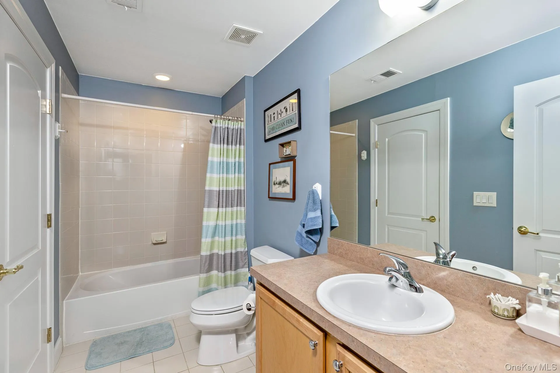 upstairs 2nd full bath upstairs 2nd full bath