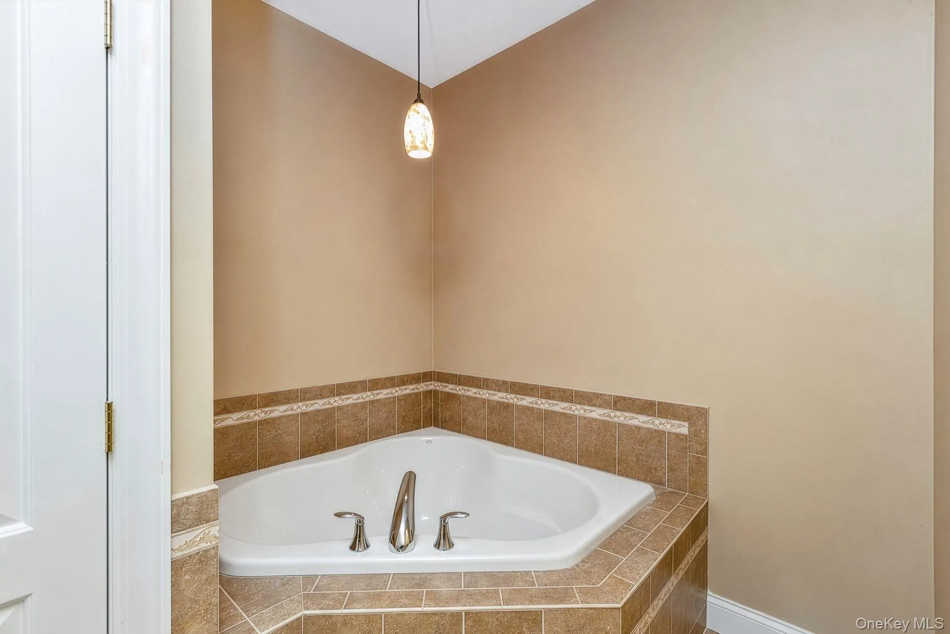 19 Emilie Drive, Brookhaven, NY, 2 Bedrooms Bedrooms, 7 Rooms Rooms,2 BathroomsBathrooms,Residential,For Rent,Emilie,0,1040830 19 Emilie Drive, Brookhaven, NY, 2 Bedrooms Bedrooms, 7 Rooms Rooms,2 BathroomsBathrooms,Residential,For Rent,Emilie,0,1040830