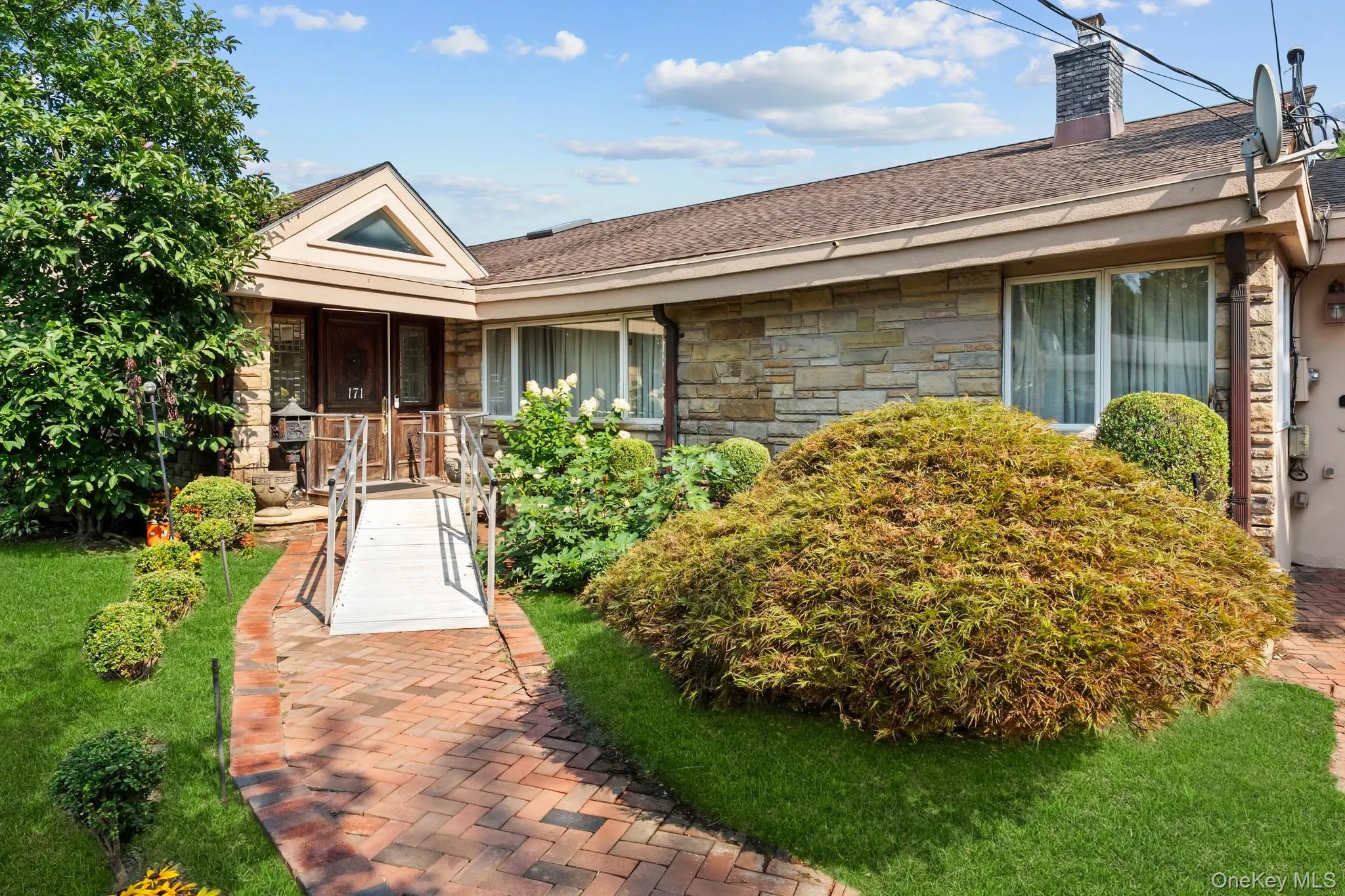 171 Kensington Avenue, Hempstead, NY, 4 Bedrooms Bedrooms, 9 Rooms Rooms,3 BathroomsBathrooms,Residential,For Rent,Kensington,0,1040833 171 Kensington Avenue, Hempstead, NY, 4 Bedrooms Bedrooms, 9 Rooms Rooms,3 BathroomsBathrooms,Residential,For Rent,Kensington,0,1040833