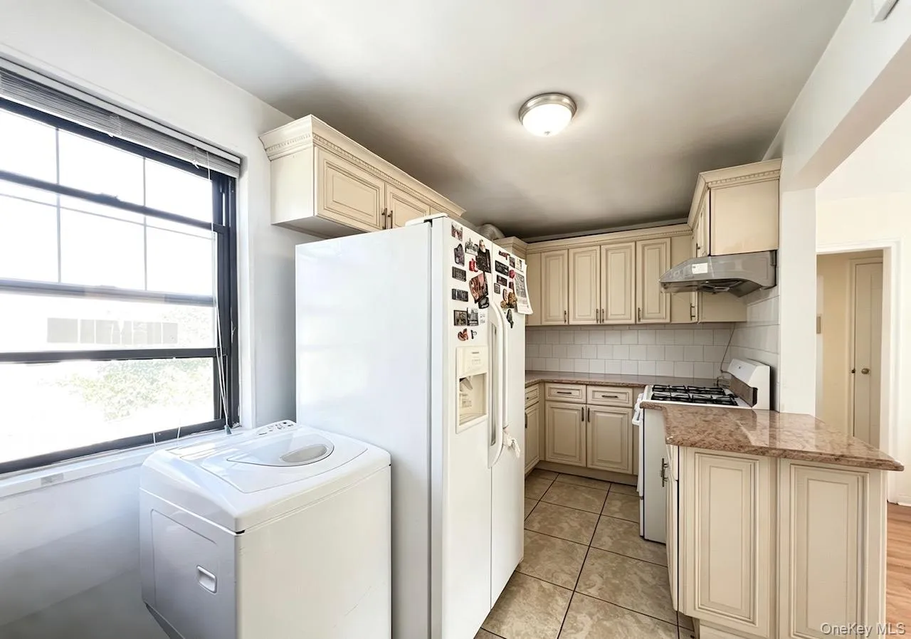 136-33 68th Drive, New York, NY, 2 Bedrooms Bedrooms, 5 Rooms Rooms,1 BathroomBathrooms,Residential,For Rent,68th Drive,0,1040837 136-33 68th Drive, New York, NY, 2 Bedrooms Bedrooms, 5 Rooms Rooms,1 BathroomBathrooms,Residential,For Rent,68th Drive,0,1040837