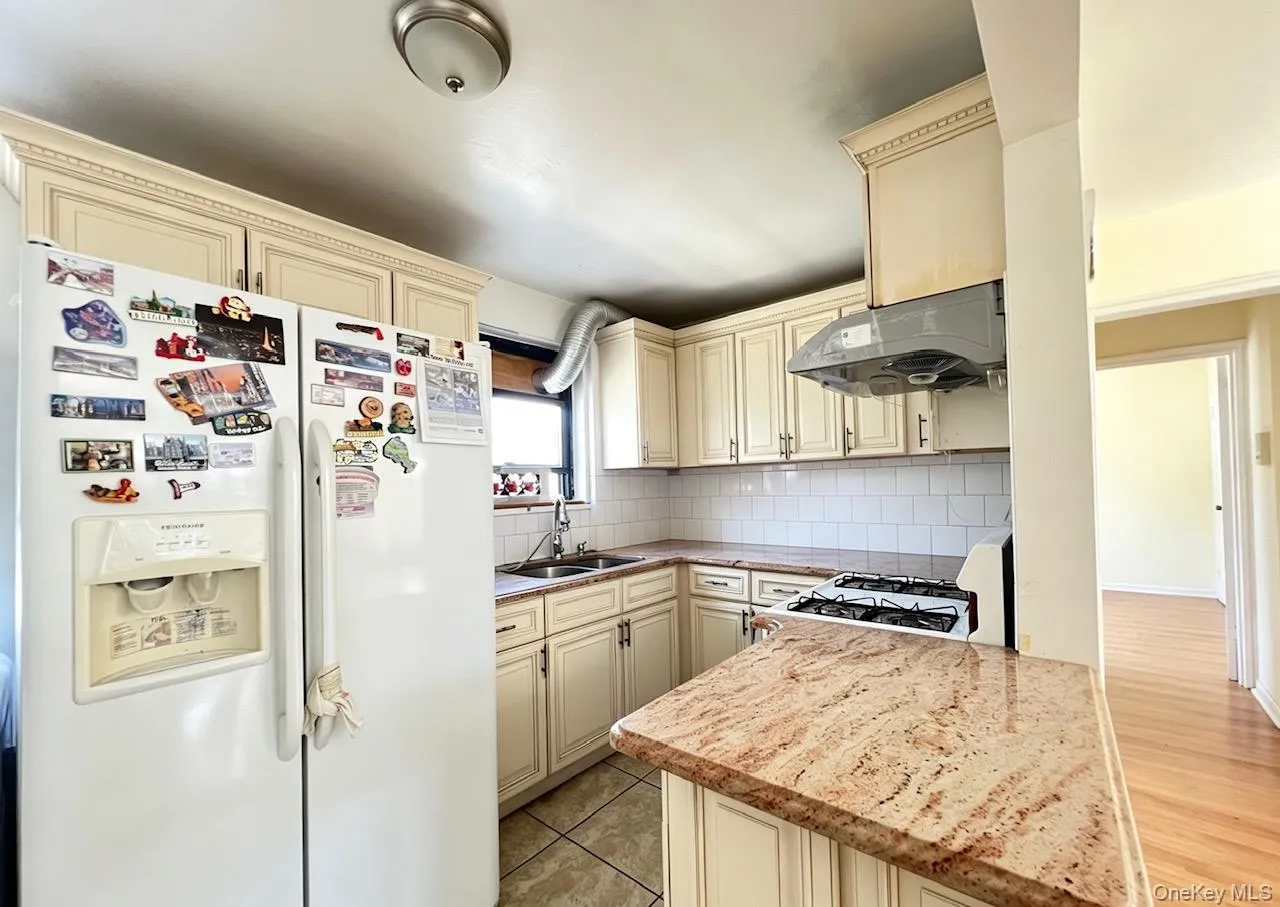 136-33 68th Drive, New York, NY, 2 Bedrooms Bedrooms, 5 Rooms Rooms,1 BathroomBathrooms,Residential,For Rent,68th Drive,0,1040837 136-33 68th Drive, New York, NY, 2 Bedrooms Bedrooms, 5 Rooms Rooms,1 BathroomBathrooms,Residential,For Rent,68th Drive,0,1040837
