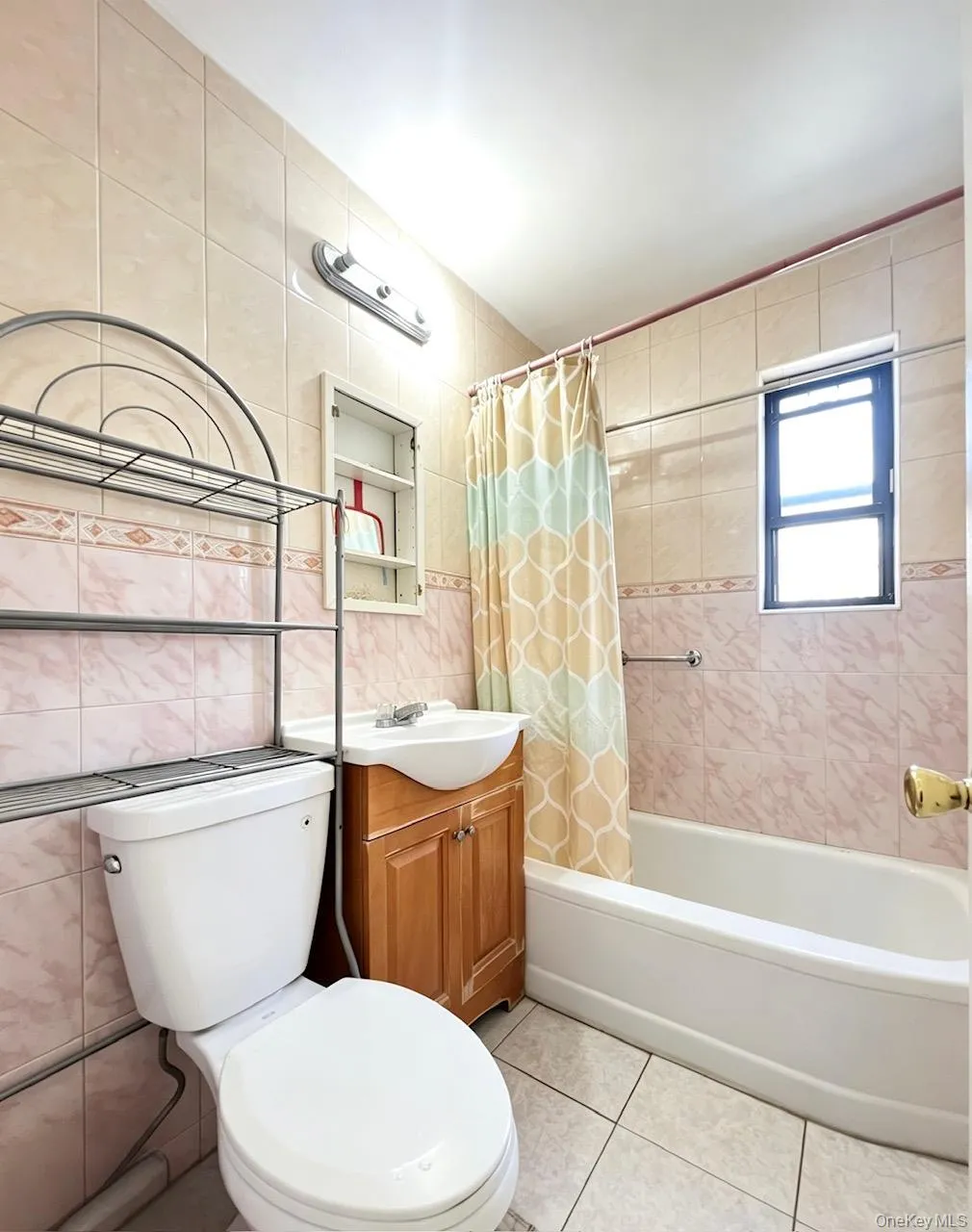 136-33 68th Drive, New York, NY, 2 Bedrooms Bedrooms, 5 Rooms Rooms,1 BathroomBathrooms,Residential,For Rent,68th Drive,0,1040837 136-33 68th Drive, New York, NY, 2 Bedrooms Bedrooms, 5 Rooms Rooms,1 BathroomBathrooms,Residential,For Rent,68th Drive,0,1040837