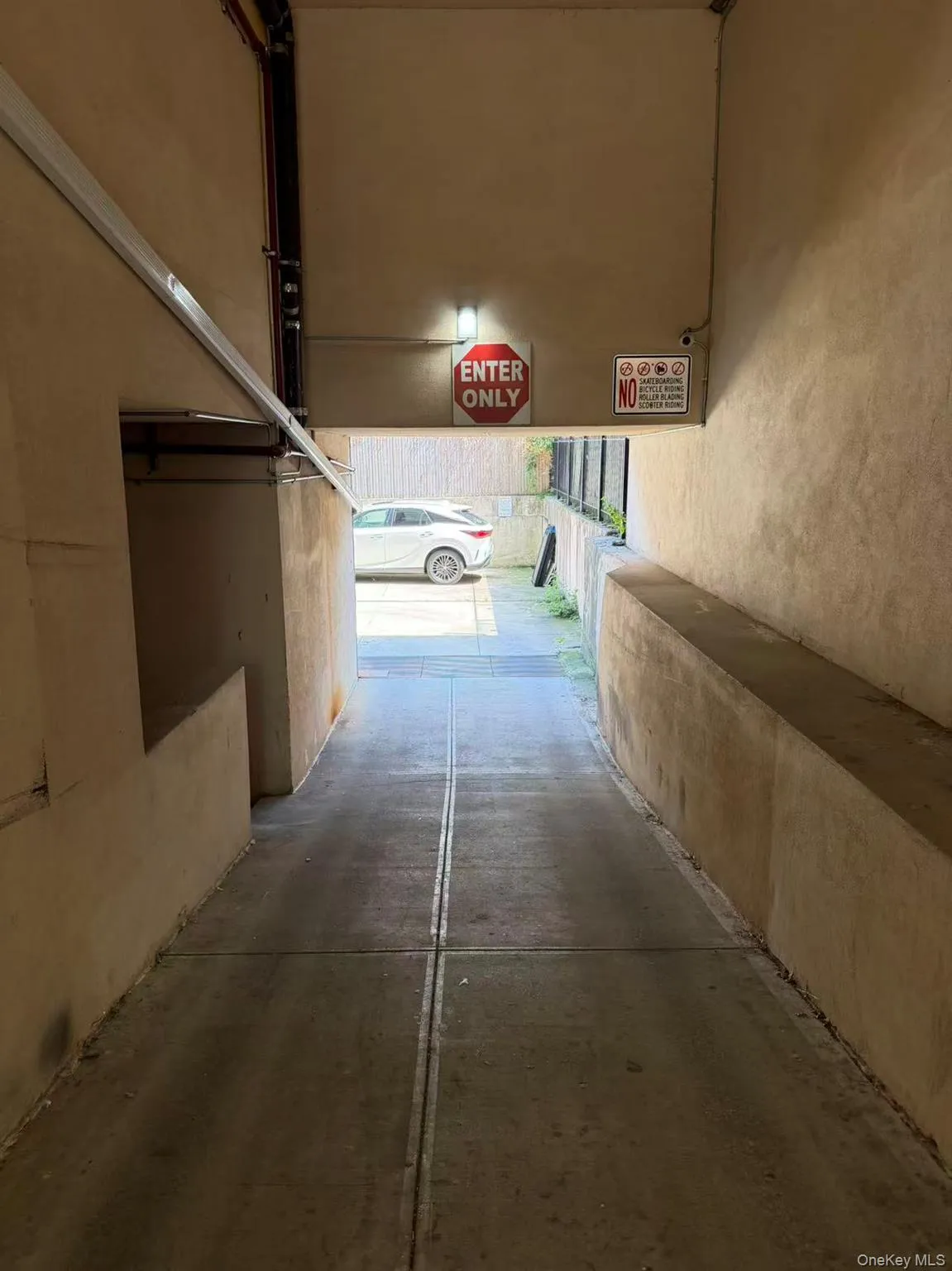 71-19 162nd Street, New York, NY, 2 Bedrooms Bedrooms, 5 Rooms Rooms,2 BathroomsBathrooms,Residential,For Rent,162nd,0,1040854 71-19 162nd Street, New York, NY, 2 Bedrooms Bedrooms, 5 Rooms Rooms,2 BathroomsBathrooms,Residential,For Rent,162nd,0,1040854