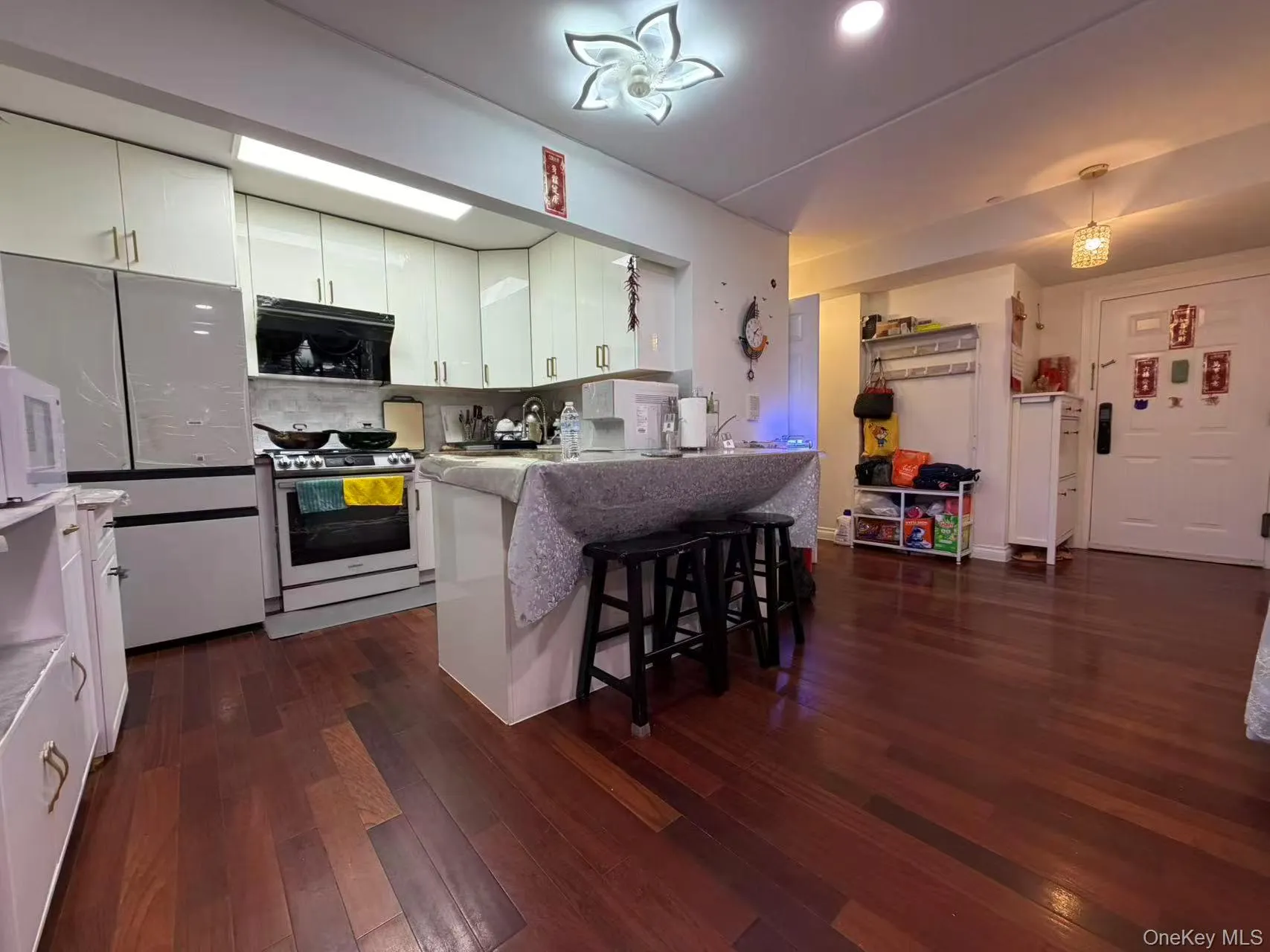71-19 162nd Street, New York, NY, 2 Bedrooms Bedrooms, 5 Rooms Rooms,2 BathroomsBathrooms,Residential,For Rent,162nd,0,1040854 71-19 162nd Street, New York, NY, 2 Bedrooms Bedrooms, 5 Rooms Rooms,2 BathroomsBathrooms,Residential,For Rent,162nd,0,1040854