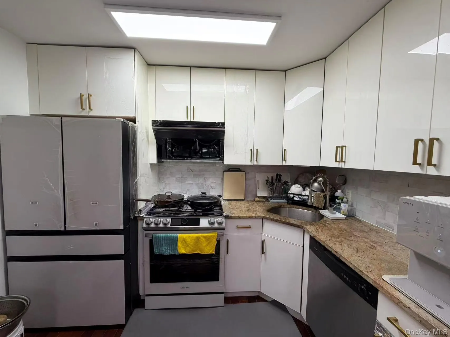 71-19 162nd Street, New York, NY, 2 Bedrooms Bedrooms, 5 Rooms Rooms,2 BathroomsBathrooms,Residential,For Rent,162nd,0,1040854 71-19 162nd Street, New York, NY, 2 Bedrooms Bedrooms, 5 Rooms Rooms,2 BathroomsBathrooms,Residential,For Rent,162nd,0,1040854