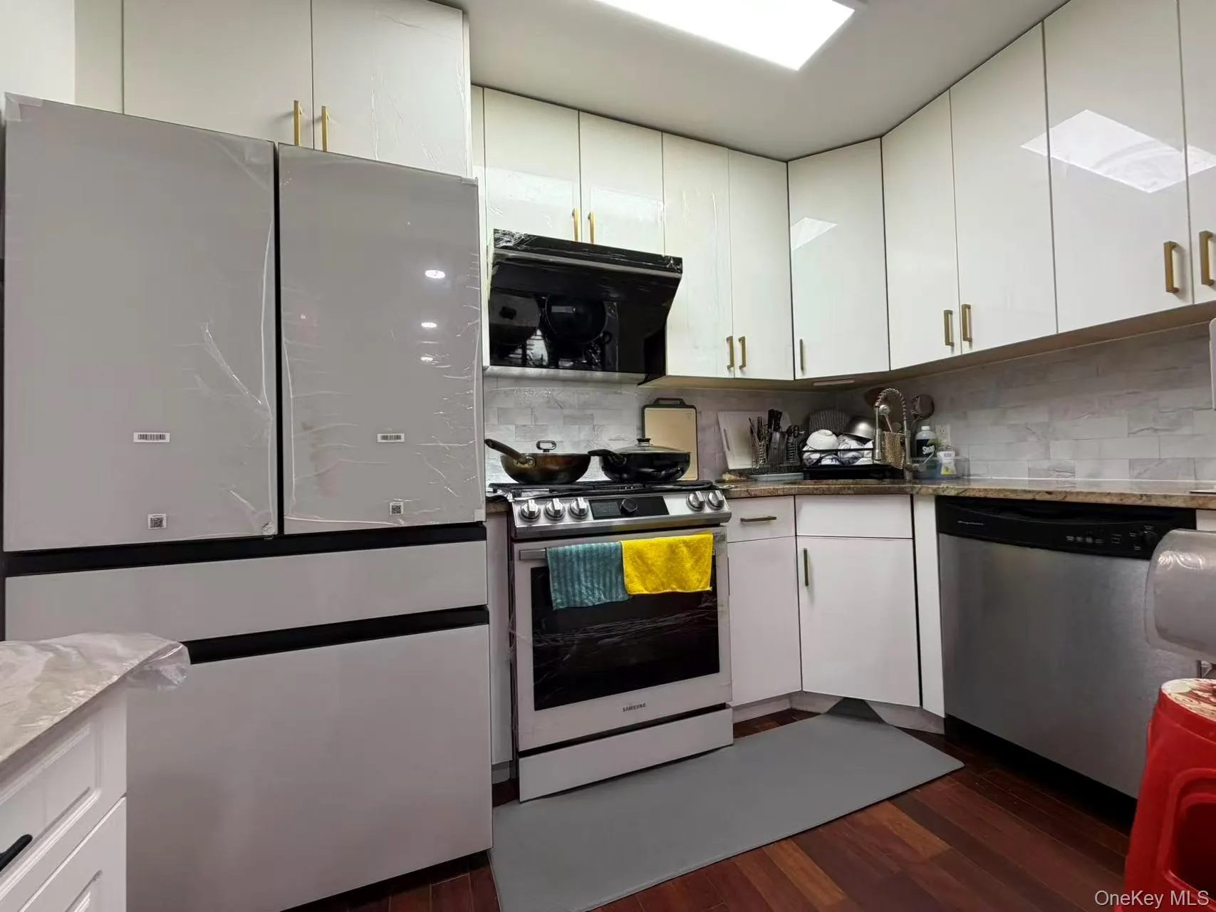 71-19 162nd Street, New York, NY, 2 Bedrooms Bedrooms, 5 Rooms Rooms,2 BathroomsBathrooms,Residential,For Rent,162nd,0,1040854 71-19 162nd Street, New York, NY, 2 Bedrooms Bedrooms, 5 Rooms Rooms,2 BathroomsBathrooms,Residential,For Rent,162nd,0,1040854
