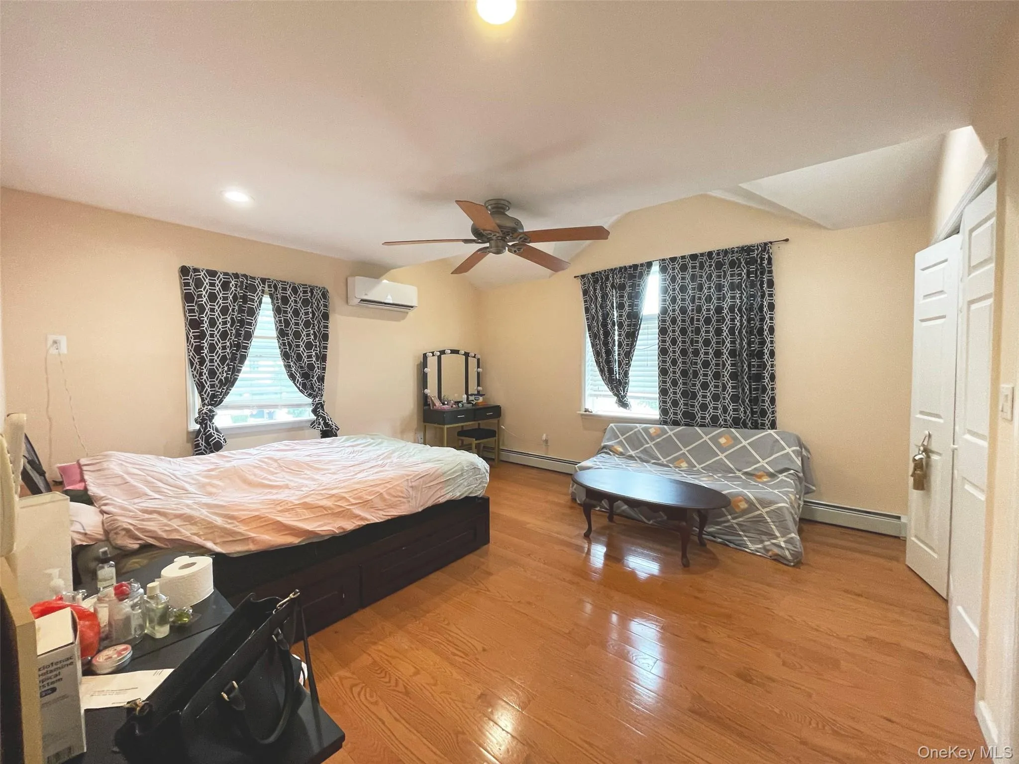 574 Rudwick Place, Hempstead, NY, 5 Bedrooms Bedrooms, 9 Rooms Rooms,3 BathroomsBathrooms,Residential,For Rent,Rudwick,0,1040859 574 Rudwick Place, Hempstead, NY, 5 Bedrooms Bedrooms, 9 Rooms Rooms,3 BathroomsBathrooms,Residential,For Rent,Rudwick,0,1040859