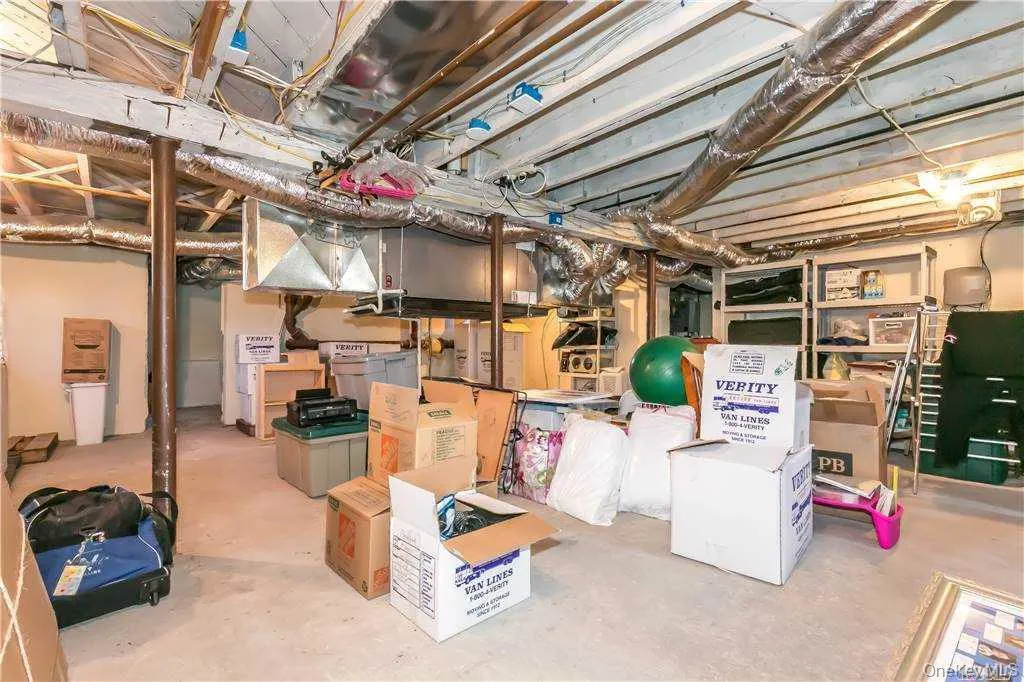 16 Union Avenue, Oyster Bay, NY, 3 Bedrooms Bedrooms, 6 Rooms Rooms,2 BathroomsBathrooms,Residential Lease,For Rent,Union,0,1040865 16 Union Avenue, Oyster Bay, NY, 3 Bedrooms Bedrooms, 6 Rooms Rooms,2 BathroomsBathrooms,Residential Lease,For Rent,Union,0,1040865