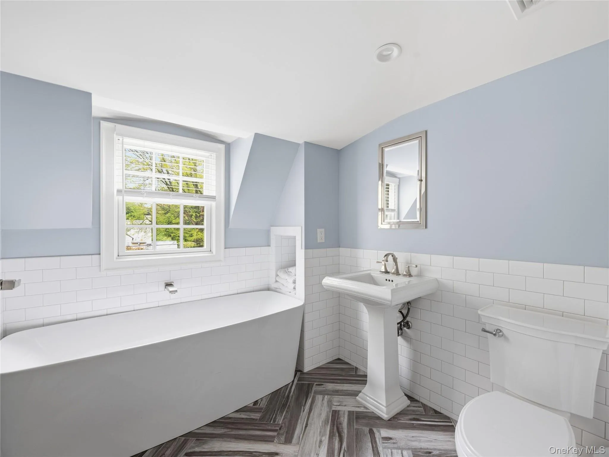 140 Remington Road, North Hempstead, NY, 4 Bedrooms Bedrooms, 10 Rooms Rooms,3 BathroomsBathrooms,Residential,For Rent,Remington,0,1040866 140 Remington Road, North Hempstead, NY, 4 Bedrooms Bedrooms, 10 Rooms Rooms,3 BathroomsBathrooms,Residential,For Rent,Remington,0,1040866