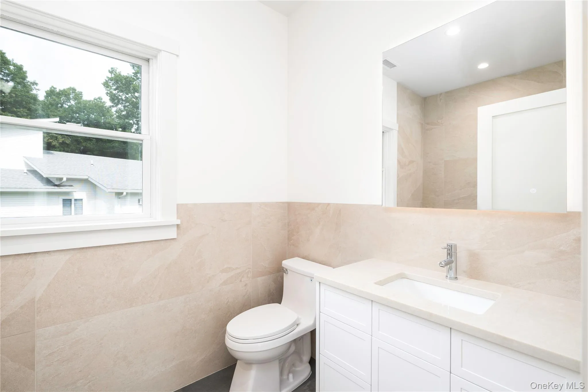 Second floor full hall bath Second floor full hall bath