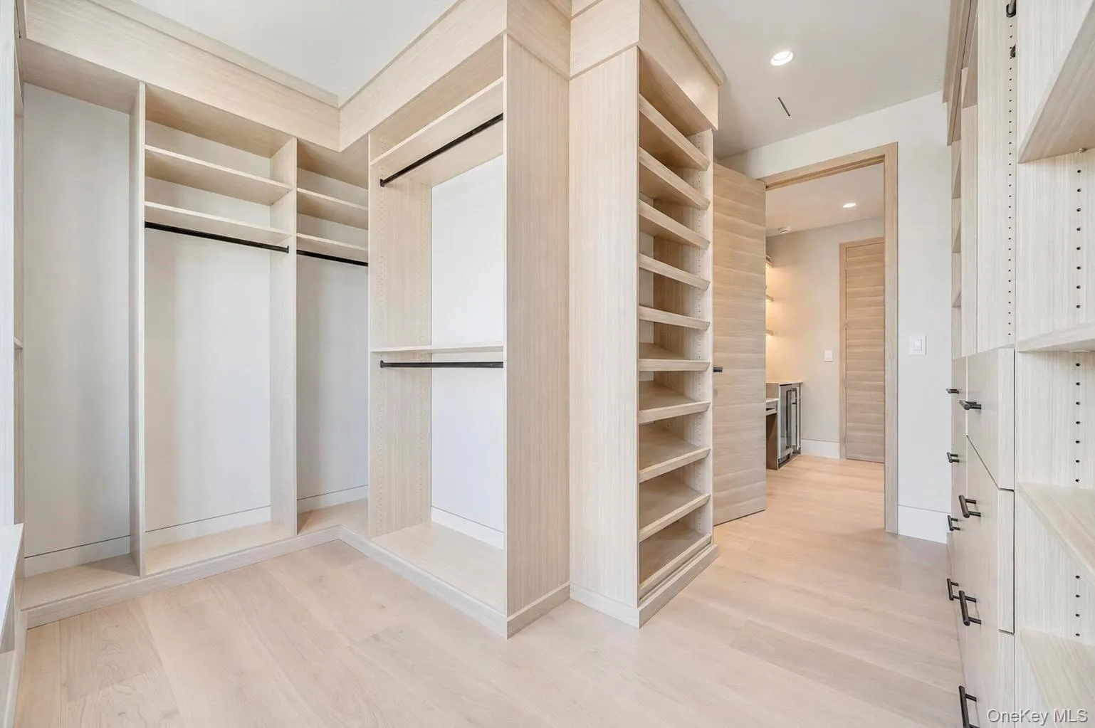 2017 Ladenburg Drive, Hempstead, NY, 5 Bedrooms Bedrooms, 15 Rooms Rooms,7 BathroomsBathrooms,Residential,For Rent,Ladenburg,0,1040868 2017 Ladenburg Drive, Hempstead, NY, 5 Bedrooms Bedrooms, 15 Rooms Rooms,7 BathroomsBathrooms,Residential,For Rent,Ladenburg,0,1040868