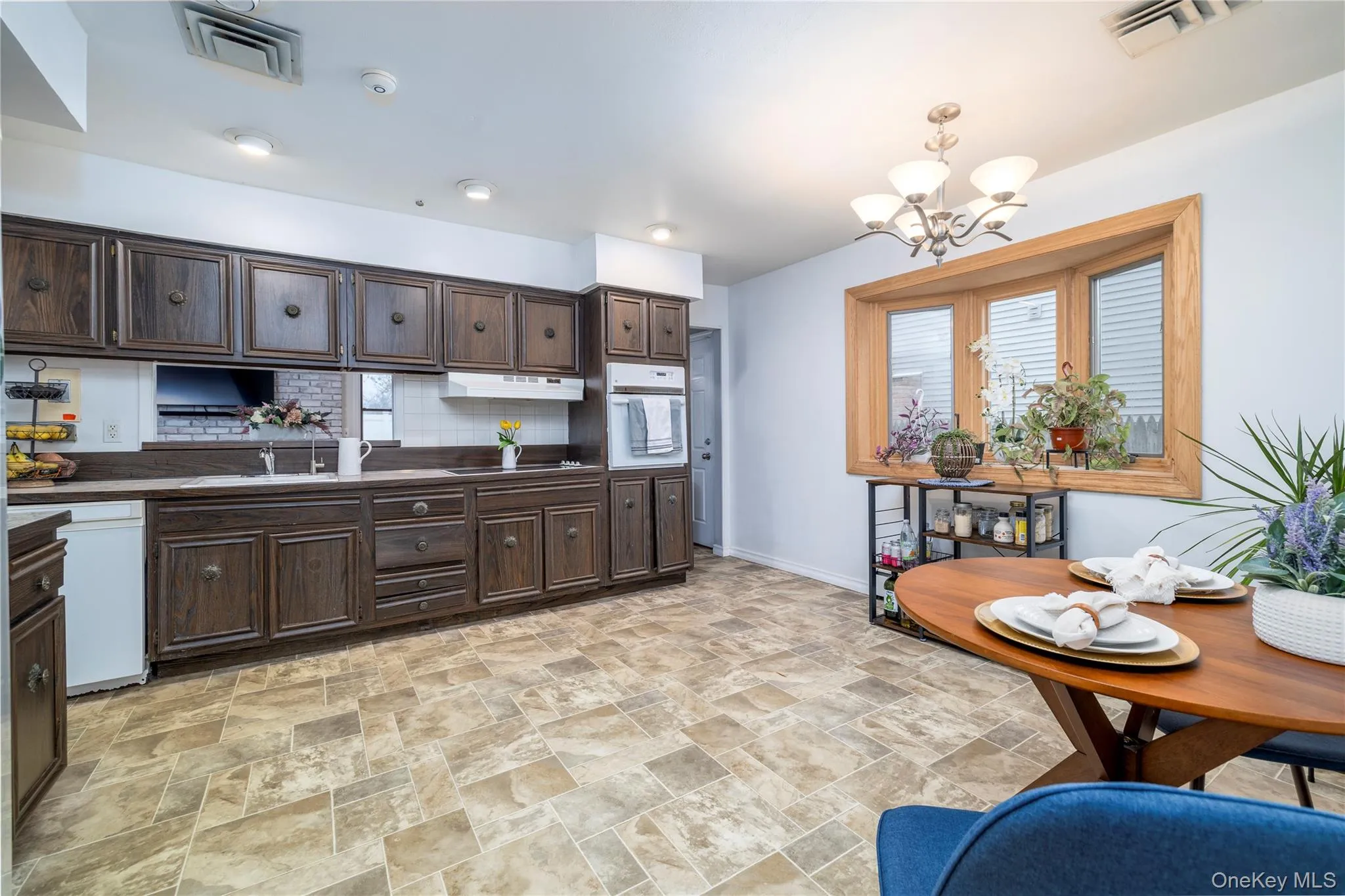 Large Kitchen Large Kitchen