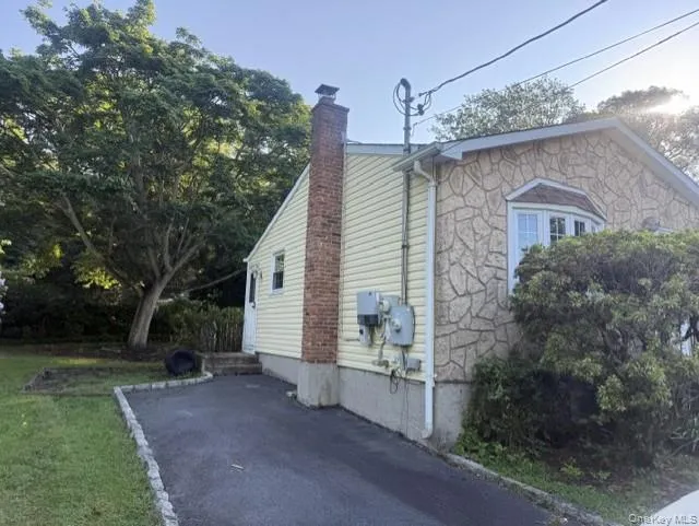 149 Locust Drive, Brookhaven, NY, 3 Bedrooms Bedrooms, 6 Rooms Rooms,1 BathroomBathrooms,Residential,For Rent,Locust,0,1040873 149 Locust Drive, Brookhaven, NY, 3 Bedrooms Bedrooms, 6 Rooms Rooms,1 BathroomBathrooms,Residential,For Rent,Locust,0,1040873