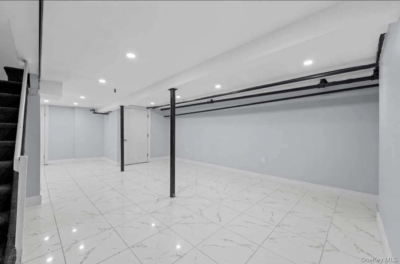 21432 112th Road, New York, NY, 4 Bedrooms Bedrooms, 5 Rooms Rooms,2 BathroomsBathrooms,Residential,For Rent,112th,0,1040876 21432 112th Road, New York, NY, 4 Bedrooms Bedrooms, 5 Rooms Rooms,2 BathroomsBathrooms,Residential,For Rent,112th,0,1040876