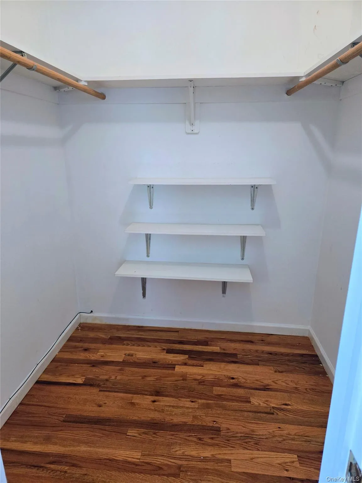 56 Linwood Road, North Hempstead, NY, 2 Bedrooms Bedrooms, 5 Rooms Rooms,2 BathroomsBathrooms,Residential Lease,For Rent,Linwood,0,1040881 56 Linwood Road, North Hempstead, NY, 2 Bedrooms Bedrooms, 5 Rooms Rooms,2 BathroomsBathrooms,Residential Lease,For Rent,Linwood,0,1040881