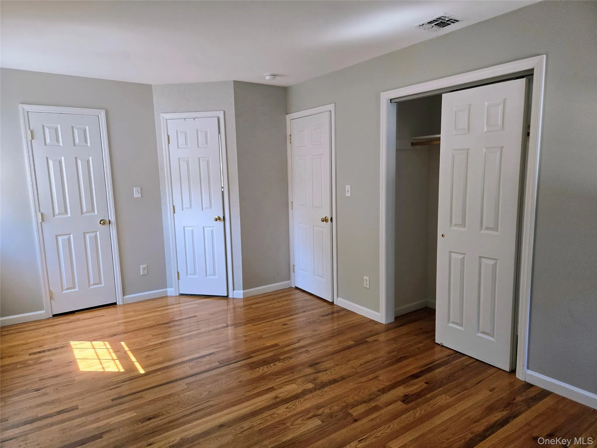 56 Linwood Road, North Hempstead, NY, 2 Bedrooms Bedrooms, 5 Rooms Rooms,2 BathroomsBathrooms,Residential Lease,For Rent,Linwood,0,1040881 56 Linwood Road, North Hempstead, NY, 2 Bedrooms Bedrooms, 5 Rooms Rooms,2 BathroomsBathrooms,Residential Lease,For Rent,Linwood,0,1040881