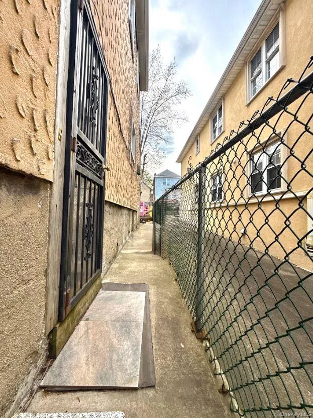 2719 Hering Avenue, New York, NY, 4 Bedrooms Bedrooms, 6 Rooms Rooms,2 BathroomsBathrooms,Residential,For Rent,Hering,0,1040887 2719 Hering Avenue, New York, NY, 4 Bedrooms Bedrooms, 6 Rooms Rooms,2 BathroomsBathrooms,Residential,For Rent,Hering,0,1040887