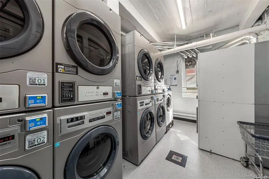 34-43 60th Street, New York, NY, 1 Bedroom Bedrooms, 4 Rooms Rooms,1 BathroomBathrooms,Residential,For Rent,60th,0,1040893 34-43 60th Street, New York, NY, 1 Bedroom Bedrooms, 4 Rooms Rooms,1 BathroomBathrooms,Residential,For Rent,60th,0,1040893