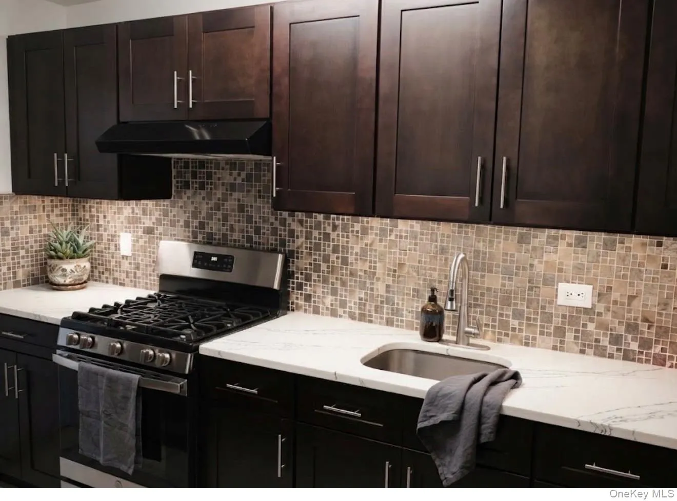 8710 149th Avenue, New York, NY, 2 Bedrooms Bedrooms, 5 Rooms Rooms,2 BathroomsBathrooms,Residential,For Rent,149th,0,1040897 8710 149th Avenue, New York, NY, 2 Bedrooms Bedrooms, 5 Rooms Rooms,2 BathroomsBathrooms,Residential,For Rent,149th,0,1040897