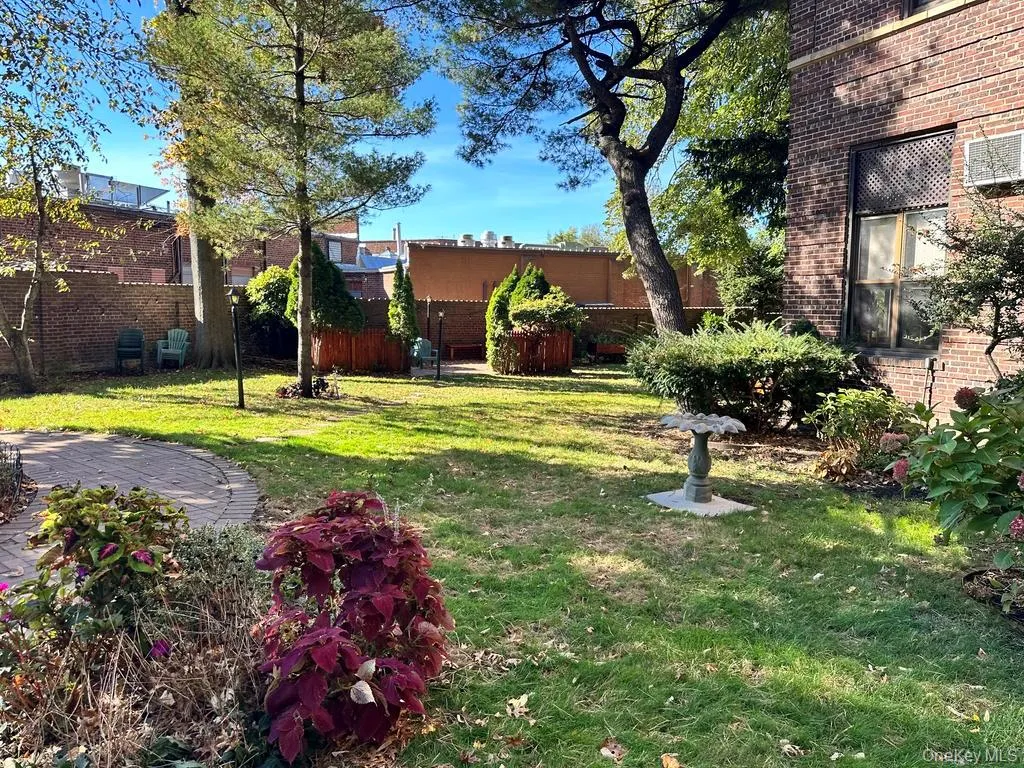 8 Barstow Road, North Hempstead, NY, 1 Bedroom Bedrooms, 4 Rooms Rooms,1 BathroomBathrooms,Residential,For Rent,Barstow,0,1040899 8 Barstow Road, North Hempstead, NY, 1 Bedroom Bedrooms, 4 Rooms Rooms,1 BathroomBathrooms,Residential,For Rent,Barstow,0,1040899