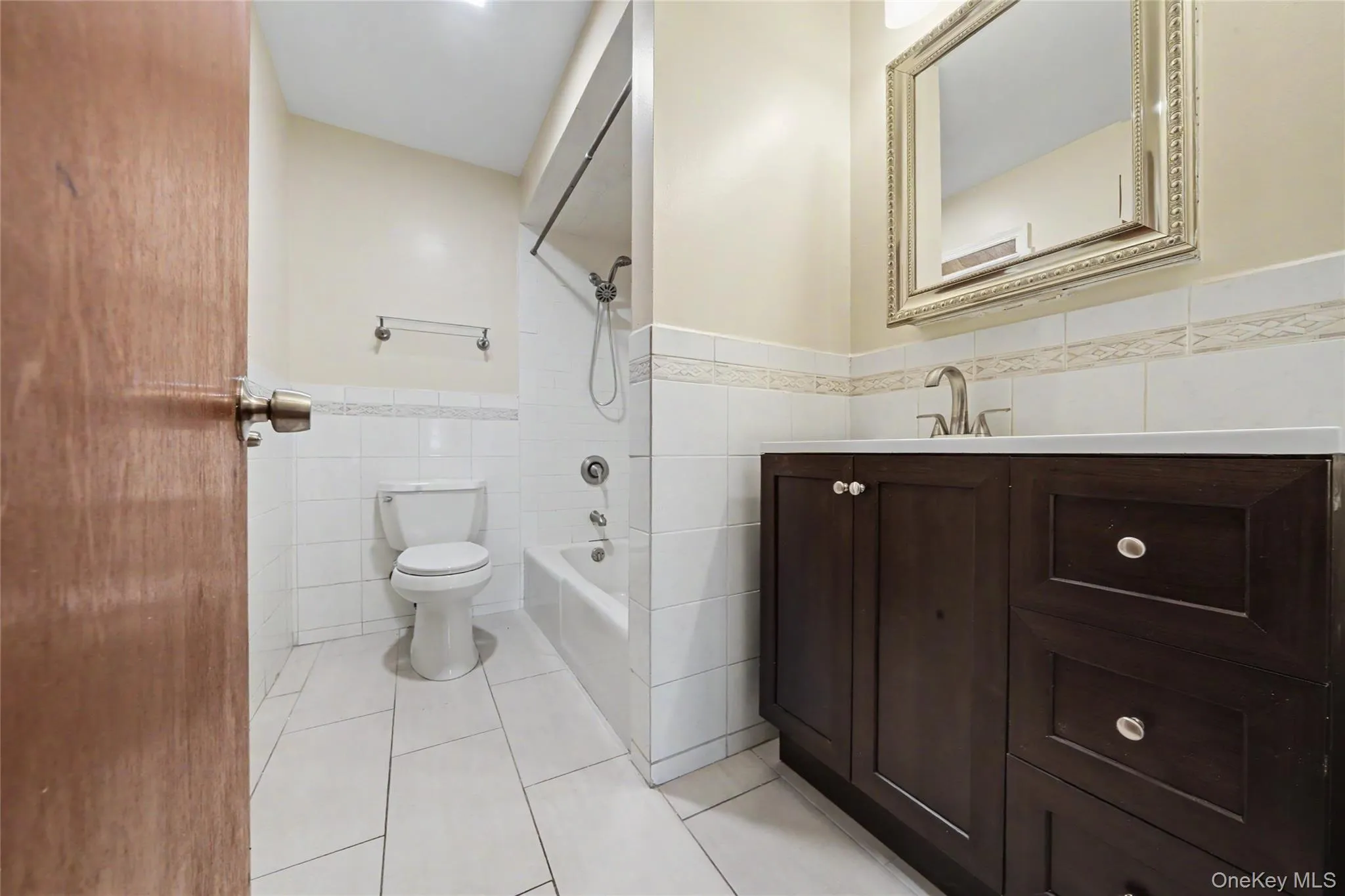 46 Homewood Avenue, Yonkers, NY, 3 Bedrooms Bedrooms, 5 Rooms Rooms,1 BathroomBathrooms,Residential Lease,For Rent,Homewood,0,1040903 46 Homewood Avenue, Yonkers, NY, 3 Bedrooms Bedrooms, 5 Rooms Rooms,1 BathroomBathrooms,Residential Lease,For Rent,Homewood,0,1040903