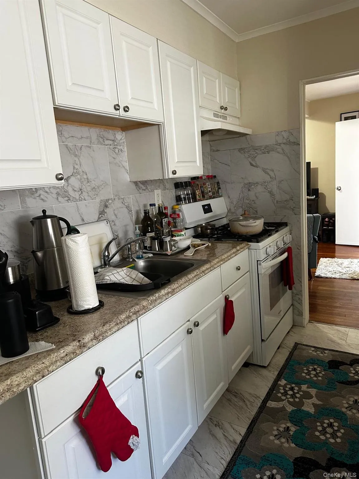 8 Lewis Street, Oyster Bay, NY, 2 Bedrooms Bedrooms, 4 Rooms Rooms,1 BathroomBathrooms,Residential Lease,For Rent,Lewis,0,1040904 8 Lewis Street, Oyster Bay, NY, 2 Bedrooms Bedrooms, 4 Rooms Rooms,1 BathroomBathrooms,Residential Lease,For Rent,Lewis,0,1040904