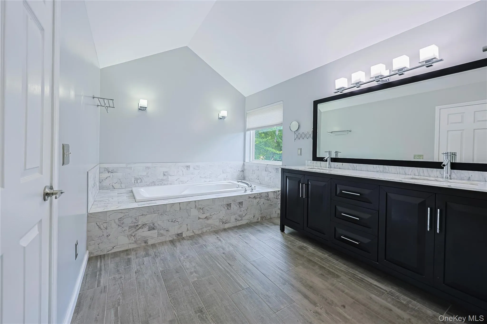 1010 Pine View, New Windsor, NY, 5 Bedrooms Bedrooms, 11 Rooms Rooms,4 BathroomsBathrooms,Residential,For Rent,Pine,0,1040910 1010 Pine View, New Windsor, NY, 5 Bedrooms Bedrooms, 11 Rooms Rooms,4 BathroomsBathrooms,Residential,For Rent,Pine,0,1040910