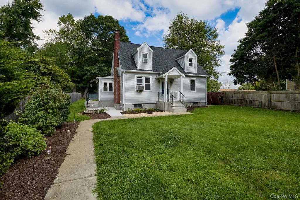 90 Walnut Road, Cortlandt, NY, 4 Bedrooms Bedrooms, 6 Rooms Rooms,2 BathroomsBathrooms,Residential,For Rent,Walnut,0,1040911 90 Walnut Road, Cortlandt, NY, 4 Bedrooms Bedrooms, 6 Rooms Rooms,2 BathroomsBathrooms,Residential,For Rent,Walnut,0,1040911