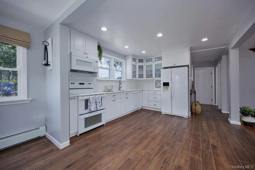 90 Walnut Road, Cortlandt, NY, 4 Bedrooms Bedrooms, 6 Rooms Rooms,2 BathroomsBathrooms,Residential,For Rent,Walnut,0,1040911 90 Walnut Road, Cortlandt, NY, 4 Bedrooms Bedrooms, 6 Rooms Rooms,2 BathroomsBathrooms,Residential,For Rent,Walnut,0,1040911