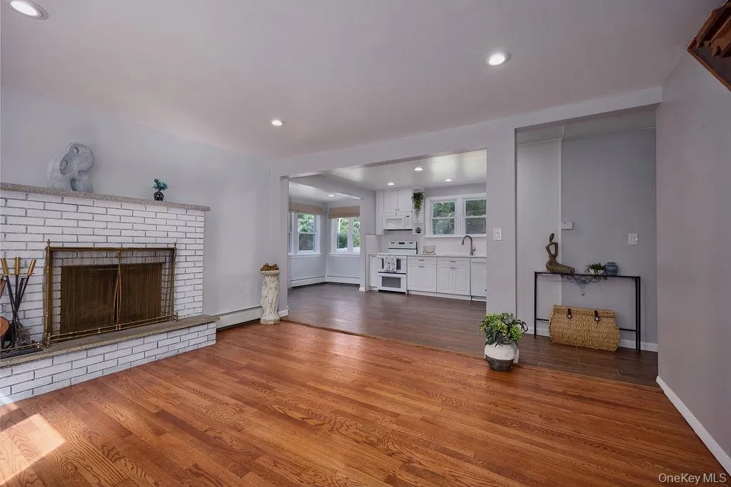 90 Walnut Road, Cortlandt, NY, 4 Bedrooms Bedrooms, 6 Rooms Rooms,2 BathroomsBathrooms,Residential,For Rent,Walnut,0,1040911 90 Walnut Road, Cortlandt, NY, 4 Bedrooms Bedrooms, 6 Rooms Rooms,2 BathroomsBathrooms,Residential,For Rent,Walnut,0,1040911