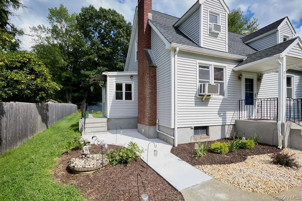90 Walnut Road, Cortlandt, NY, 4 Bedrooms Bedrooms, 6 Rooms Rooms,2 BathroomsBathrooms,Residential,For Rent,Walnut,0,1040911 90 Walnut Road, Cortlandt, NY, 4 Bedrooms Bedrooms, 6 Rooms Rooms,2 BathroomsBathrooms,Residential,For Rent,Walnut,0,1040911