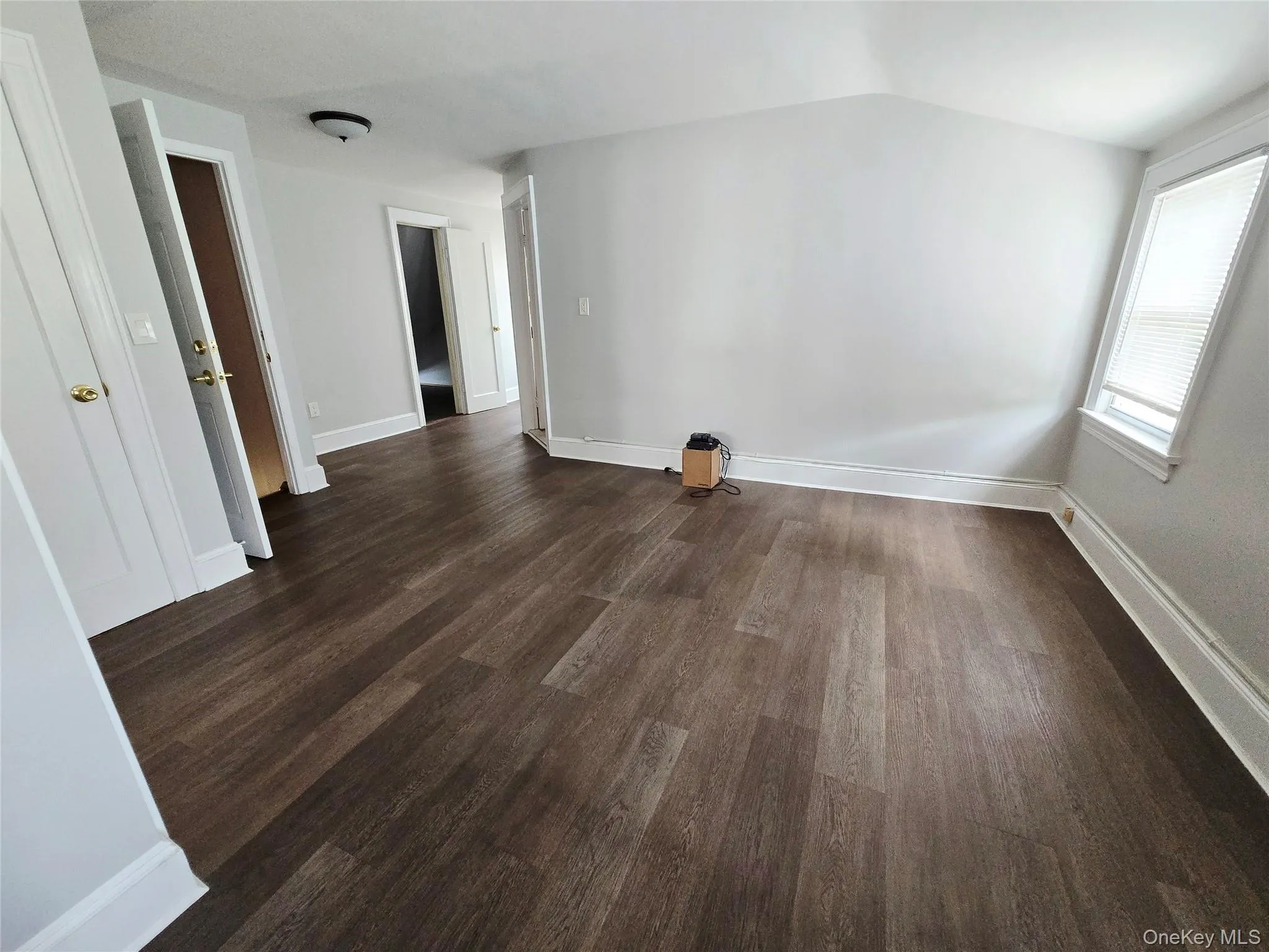 190 Bryant Avenue, North Hempstead, NY, 1 Bedroom Bedrooms, 4 Rooms Rooms,1 BathroomBathrooms,Residential Lease,For Rent,Bryant,0,1040912 190 Bryant Avenue, North Hempstead, NY, 1 Bedroom Bedrooms, 4 Rooms Rooms,1 BathroomBathrooms,Residential Lease,For Rent,Bryant,0,1040912