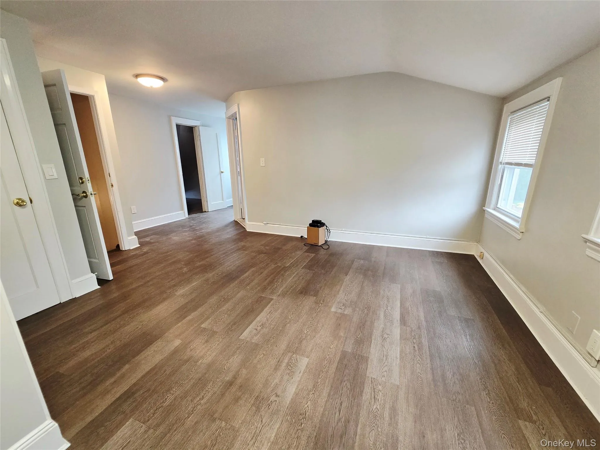 190 Bryant Avenue, North Hempstead, NY, 1 Bedroom Bedrooms, 4 Room Rooms,1 BathroomBathrooms,Residential Lease,For Rent,Bryant,0,1040912 190 Bryant Avenue, North Hempstead, NY, 1 Bedroom Bedrooms, 4 Room Rooms,1 BathroomBathrooms,Residential Lease,For Rent,Bryant,0,1040912