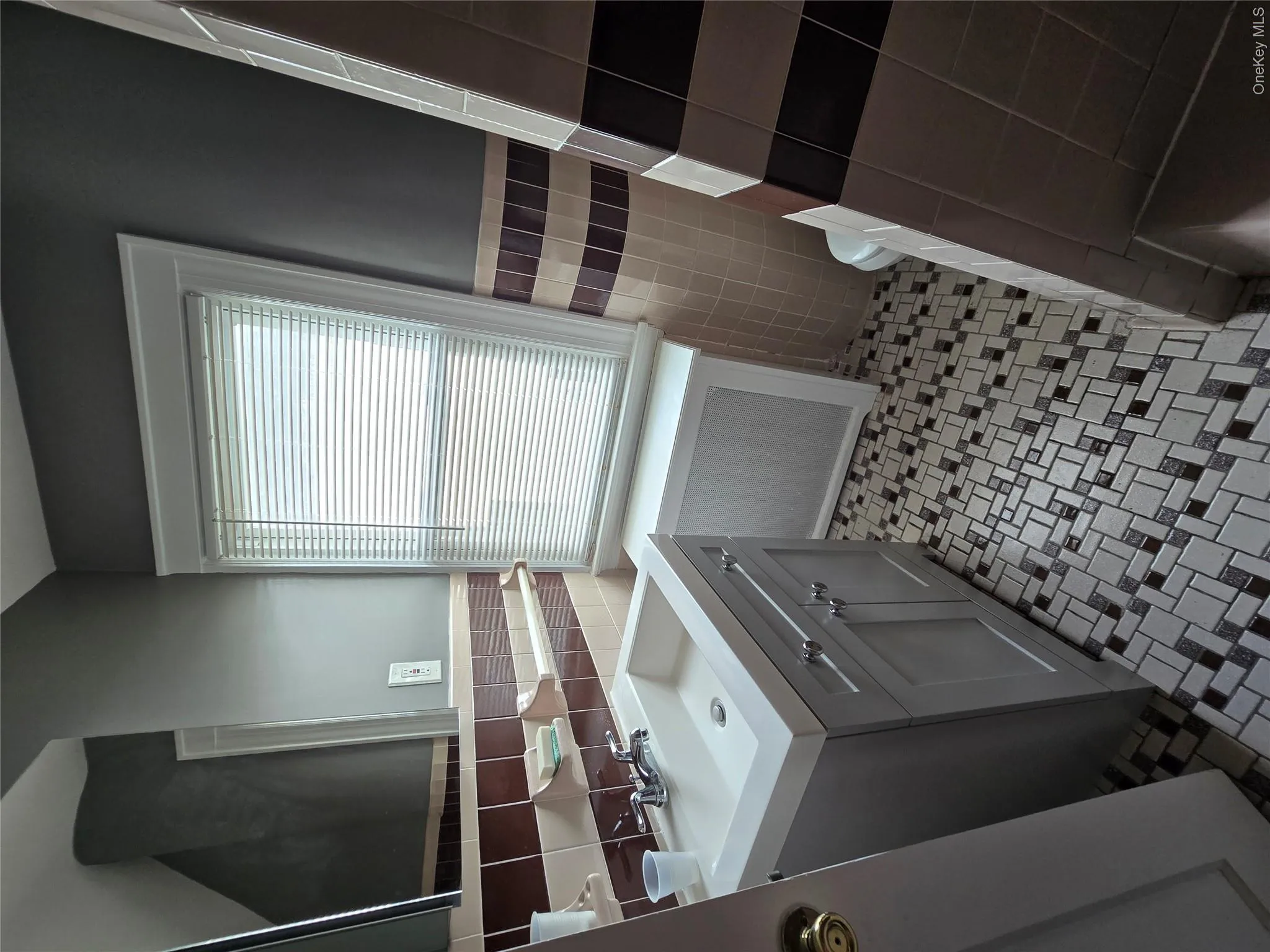 190 Bryant Avenue, North Hempstead, NY, 1 Bedroom Bedrooms, 4 Rooms Rooms,1 BathroomBathrooms,Residential Lease,For Rent,Bryant,0,1040912 190 Bryant Avenue, North Hempstead, NY, 1 Bedroom Bedrooms, 4 Rooms Rooms,1 BathroomBathrooms,Residential Lease,For Rent,Bryant,0,1040912